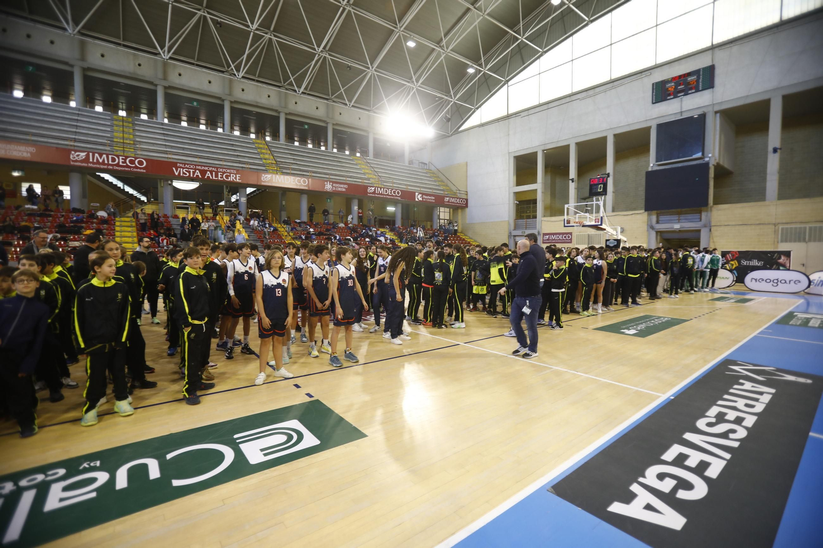 Las mejores fotos del ambiente en Vista Alegre para el Coto Córdoba - Zornotza