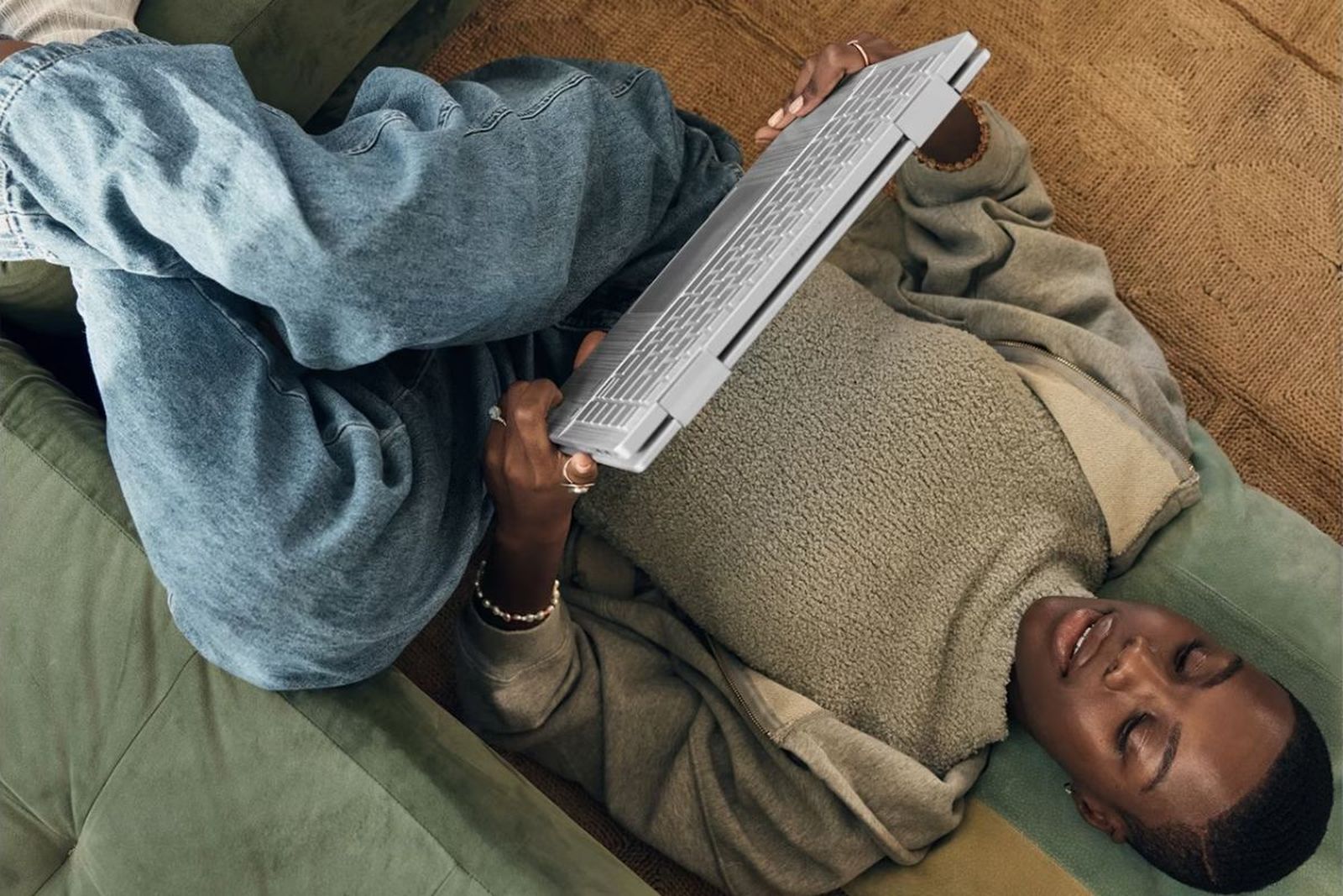 HP rebaja el portátil táctil convertible con el que vas a ser más productivo: ¡ahora con casi 200€ de descuento!