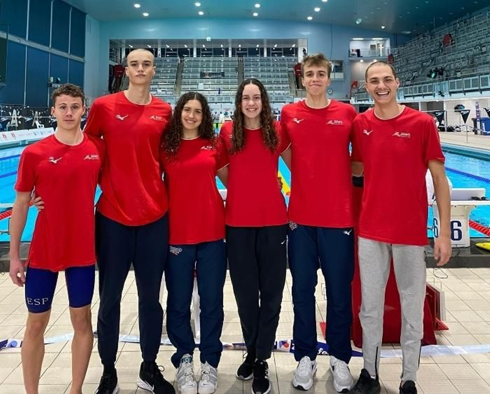 Carlos Garach, segundo por la izquierda, junto al resto de compañeros en la Copa Flanders.