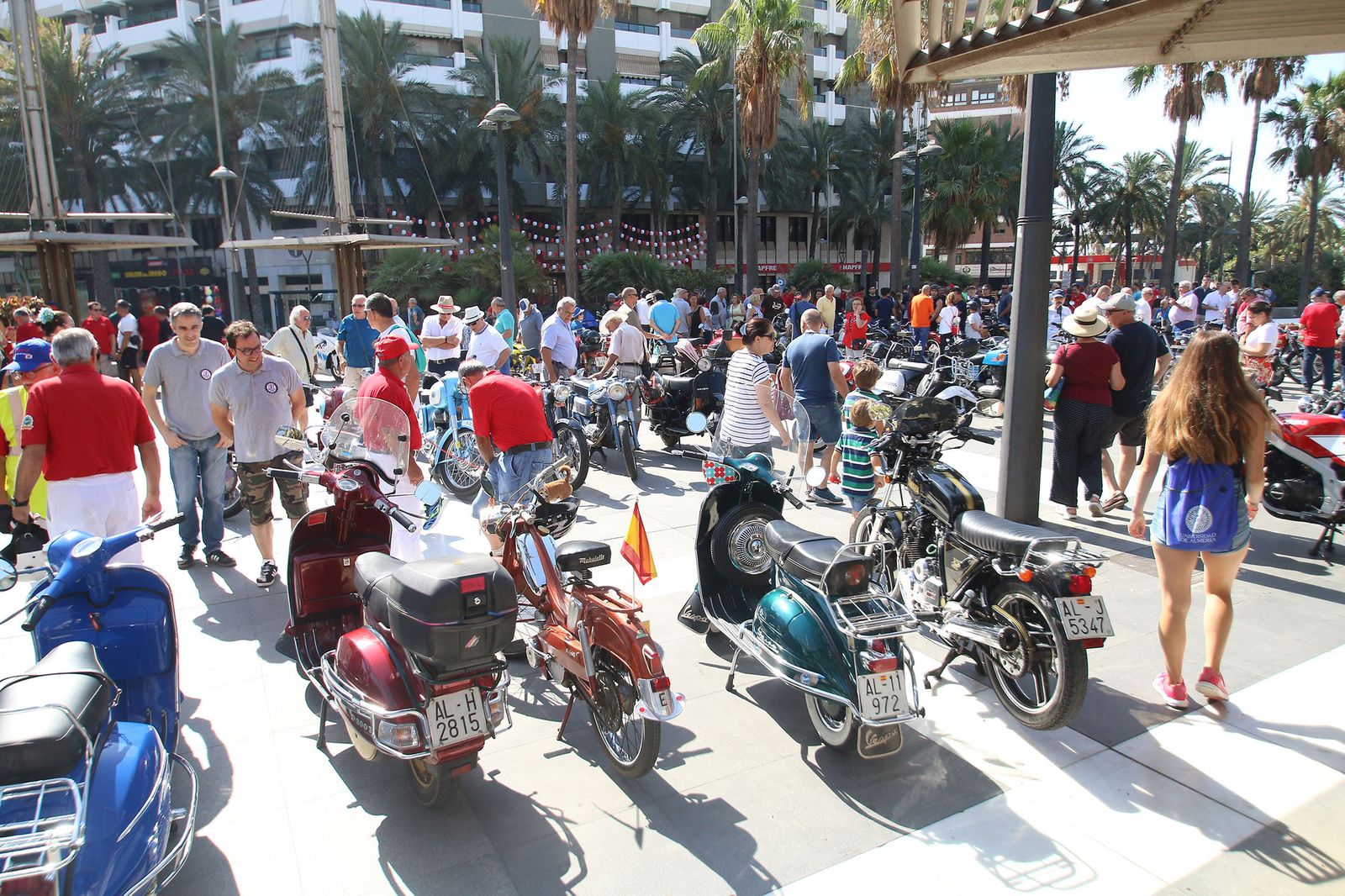 Fotogalería de la exhibición de motos antiguas. Feria Almería 2019