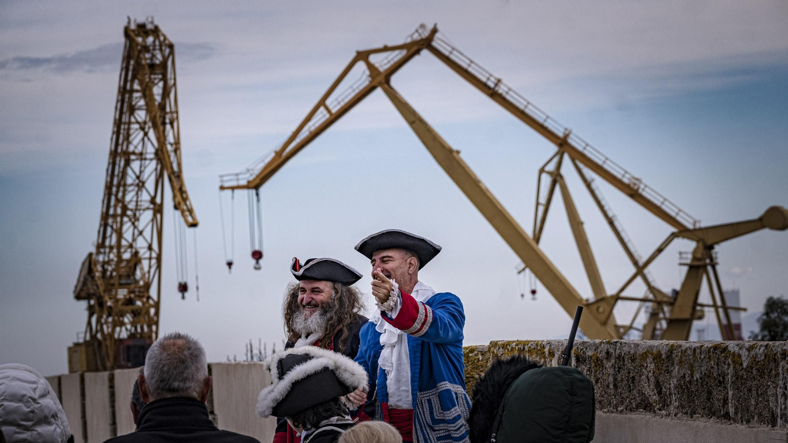 Las imágenes de la reapertura del paseo superior de las Puertas de Tierra