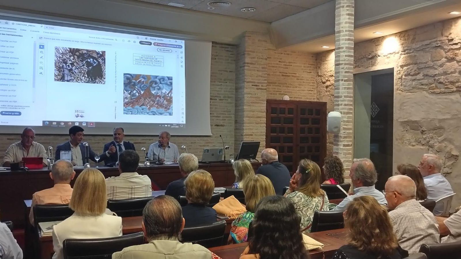 Una imagen del acto de presentación del libro, en la Cátedra de Estudios Alfonsíes.