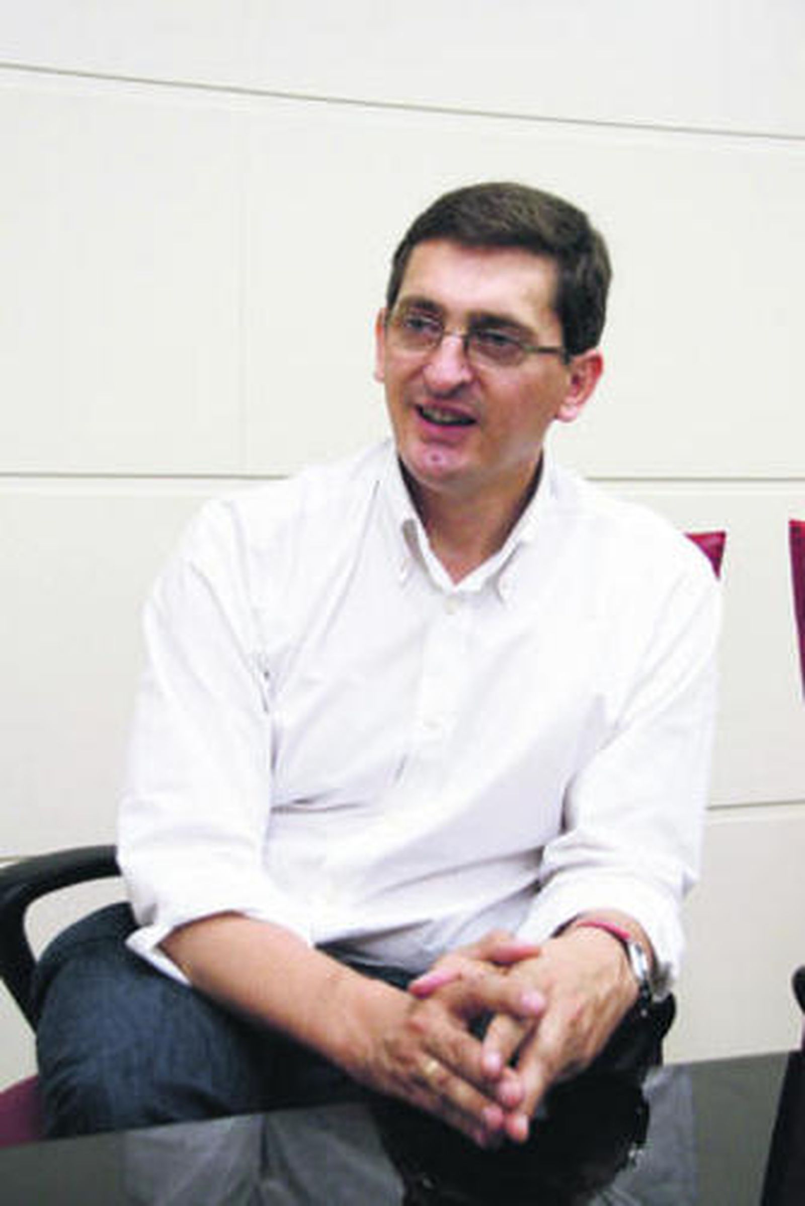 El PSOE celebra la noticia y el PP critica que no llegue al Poniente