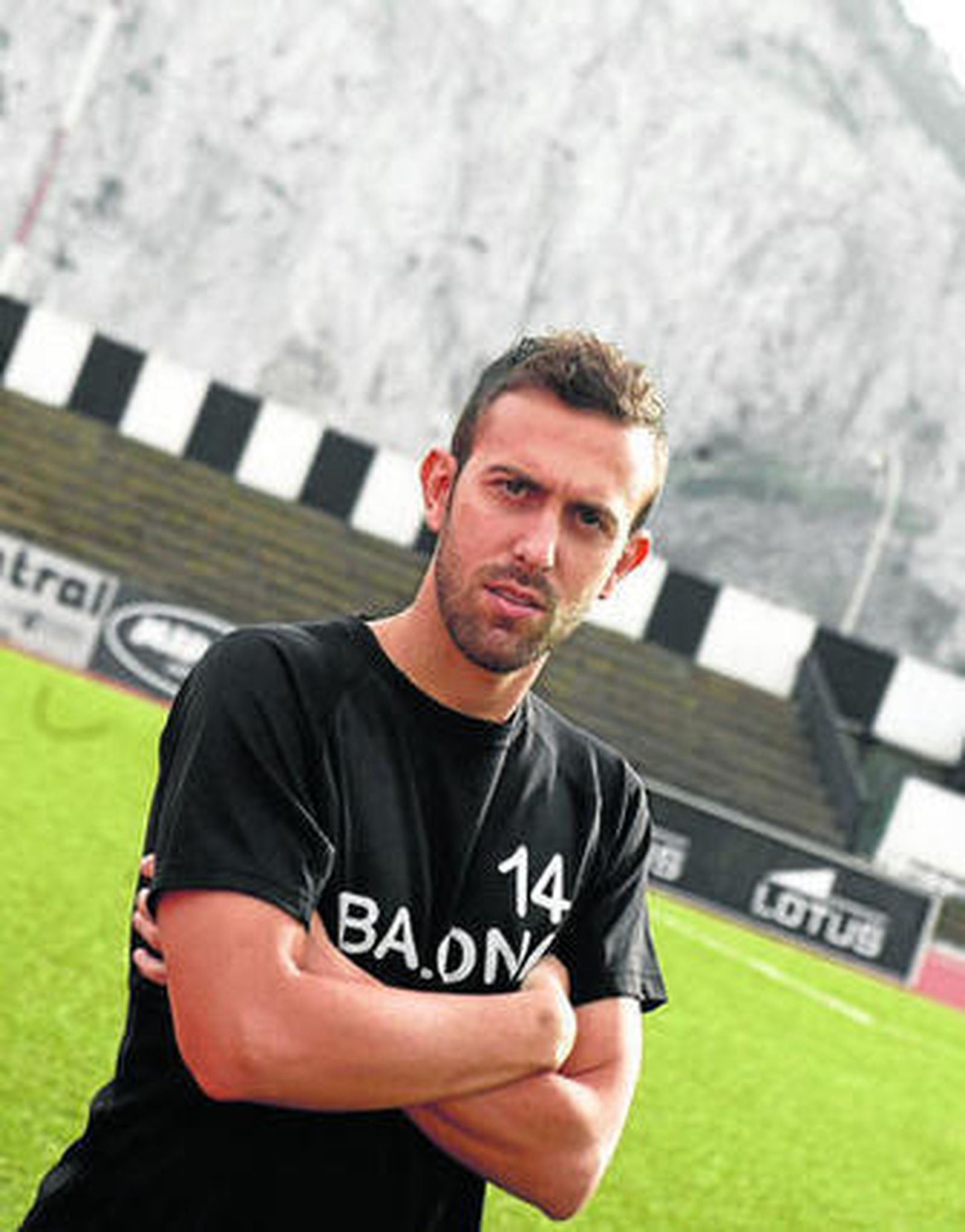 Sergio Ortiz, en un entrenamiento, durante su etapa en la Balompédica.