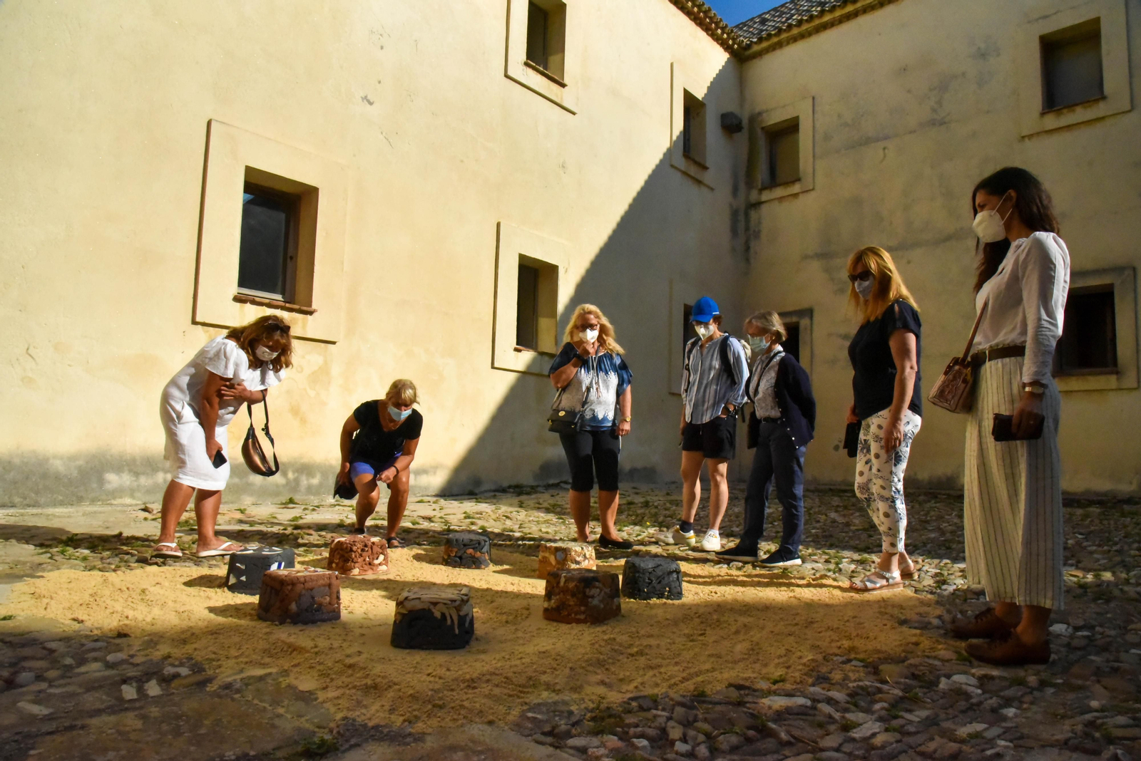 'Iguales y diferentes', de Juan Antonio Sangil. Exposición 'Éxodo'.