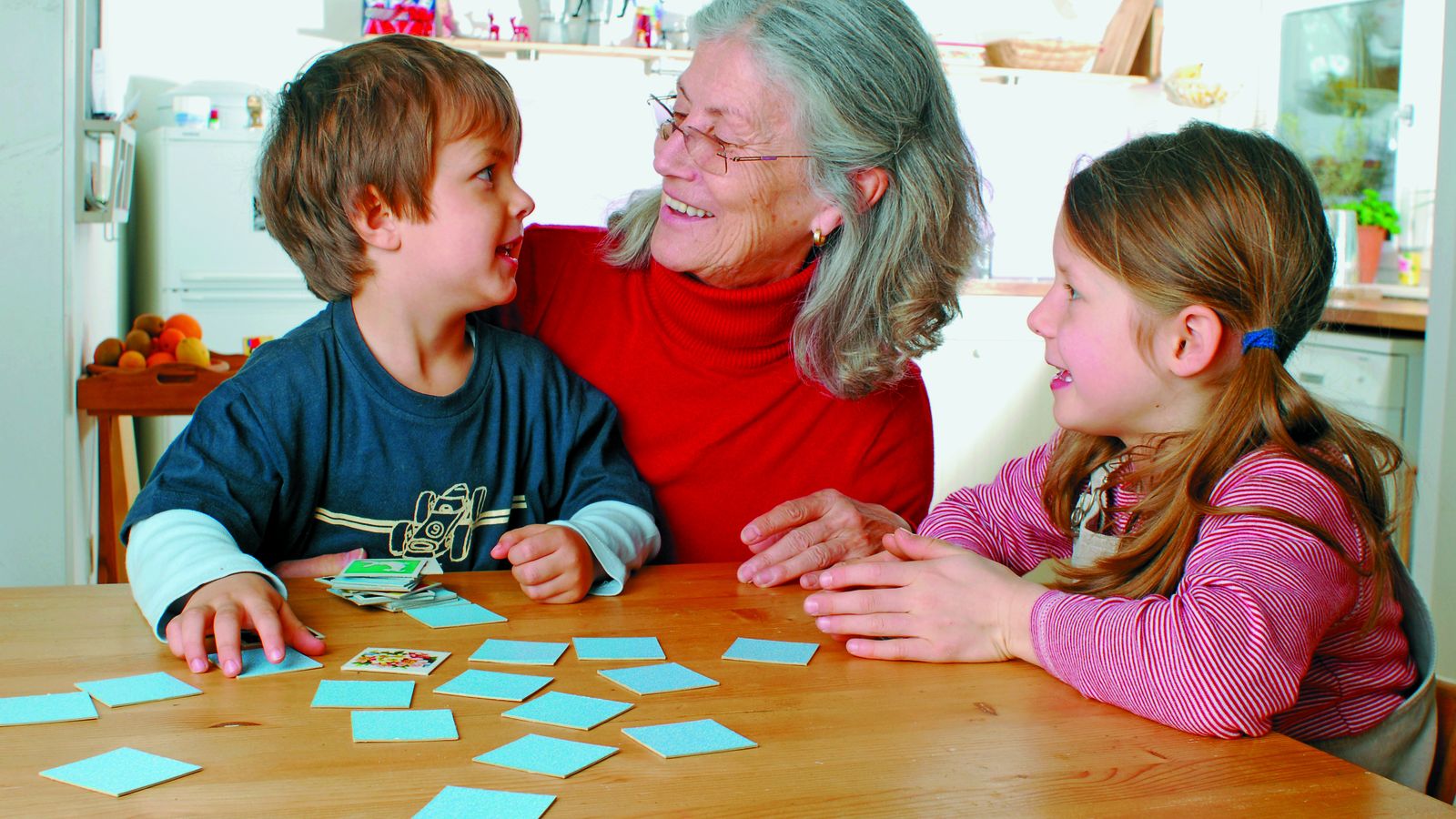 Las abuelas son las elegidas por la mayoría de los padres para cuidar a sus hijos.