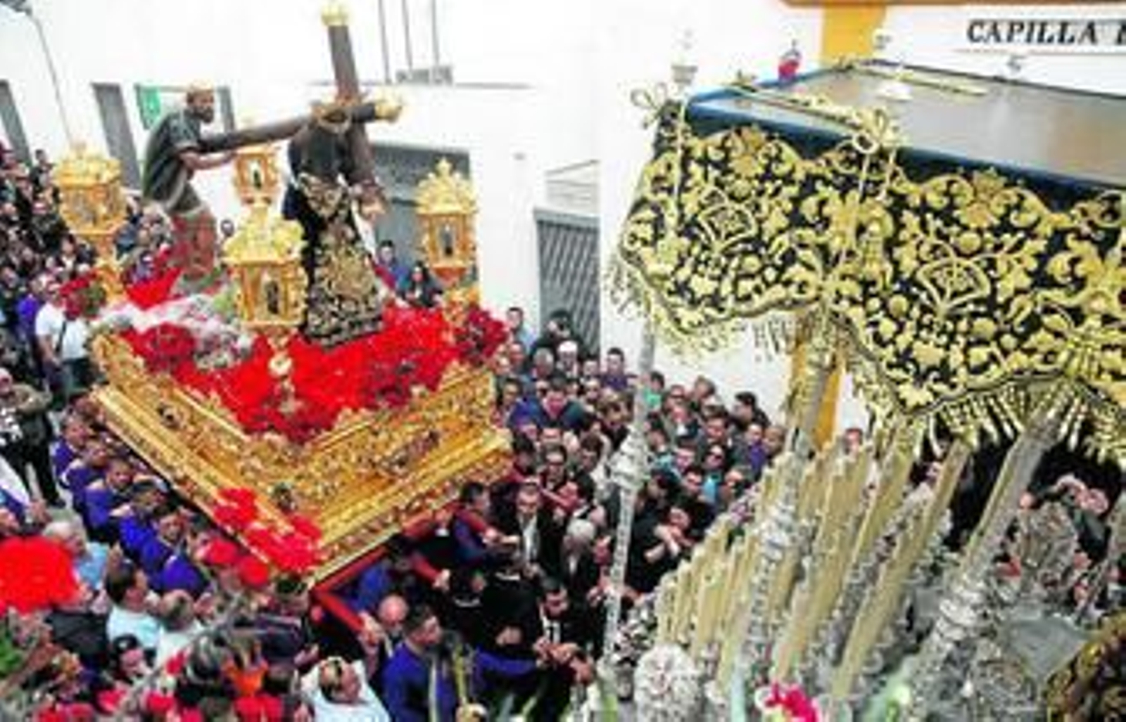 El Señor de la Villa de Ayamonte y María Santísima del Socorro.