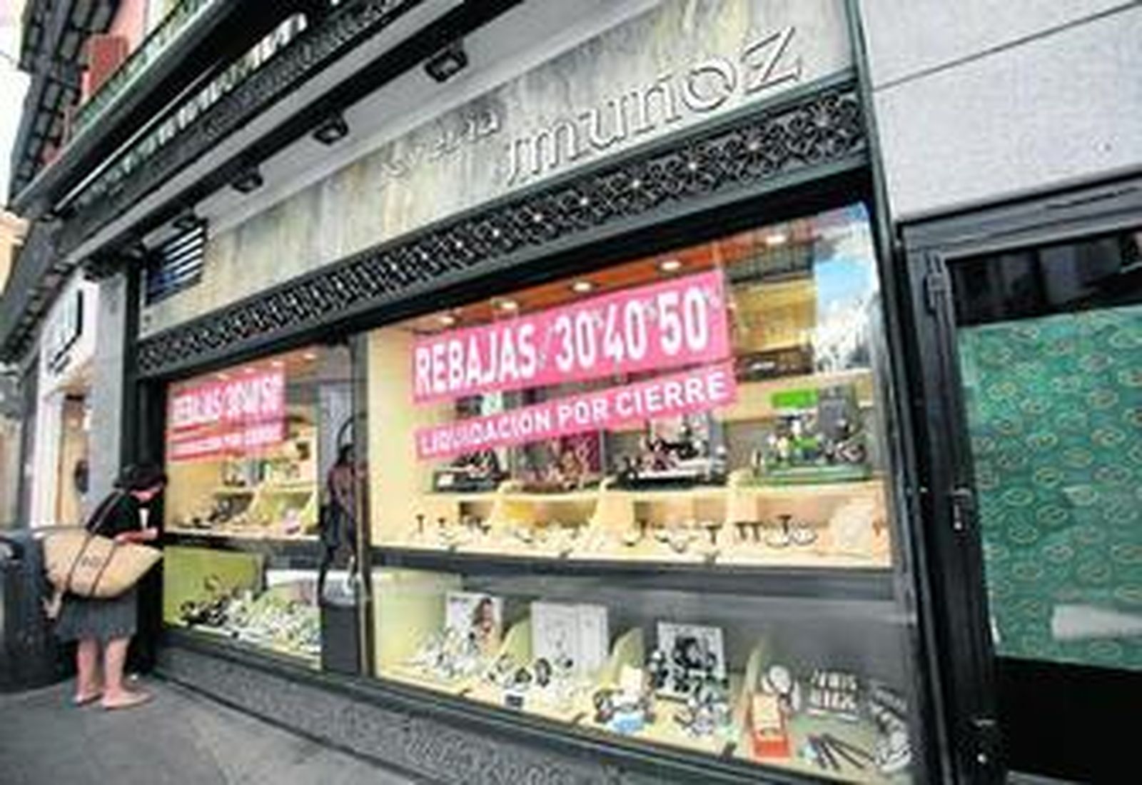 Cerrojazos con solera: El casco antiguo pierde diez negocios con historia