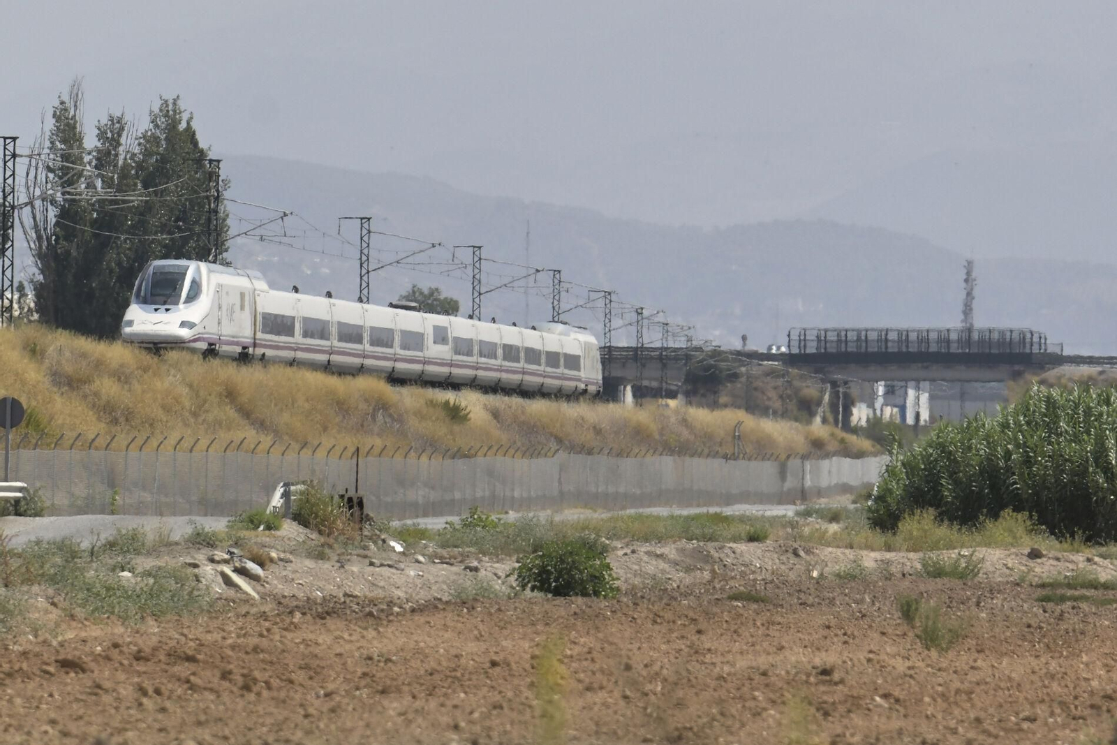 A la espera de la cuarta frecuencia AVE de Granada con Madrid y la segunda con Barcelona