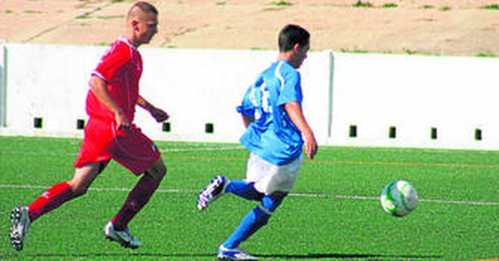 El Iliplense devolvió al Olimpic la moneda que recibió en la primera vuelta. Jacob -abajo- tiene al Aracena el segundo.