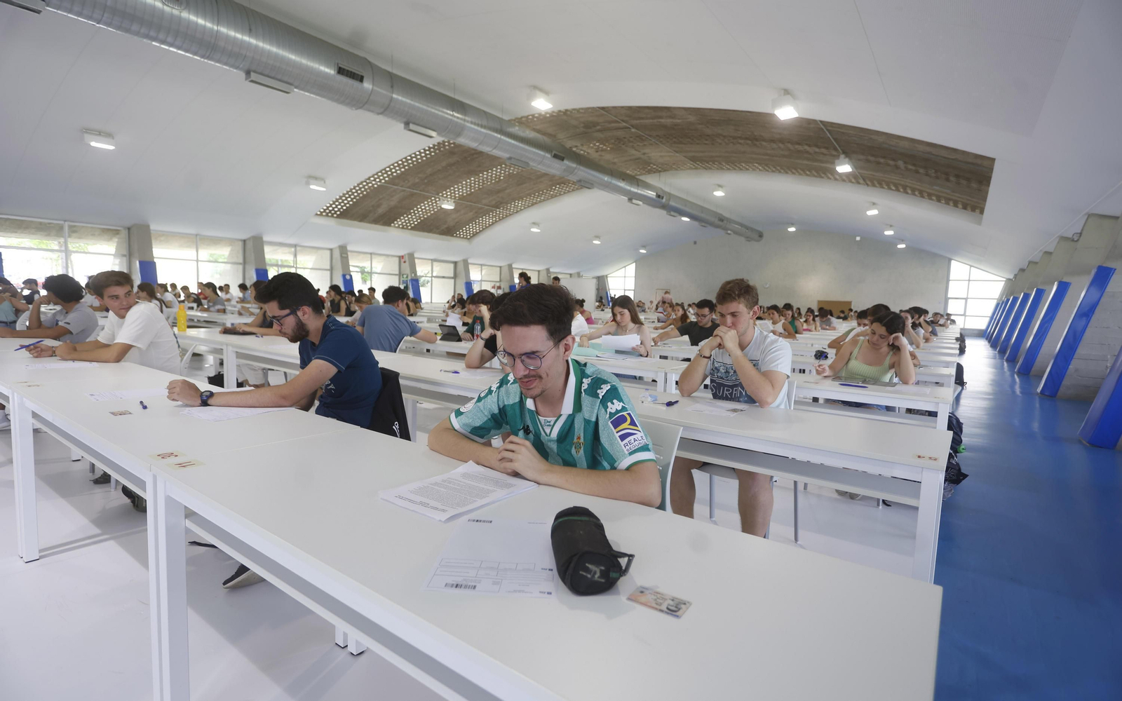 Alumnos realizan un examen de selectividad en la Universidad Pablo de Olavide. Alumnos realizan un examen de selectividad en la Universidad Pablo de Olavide.