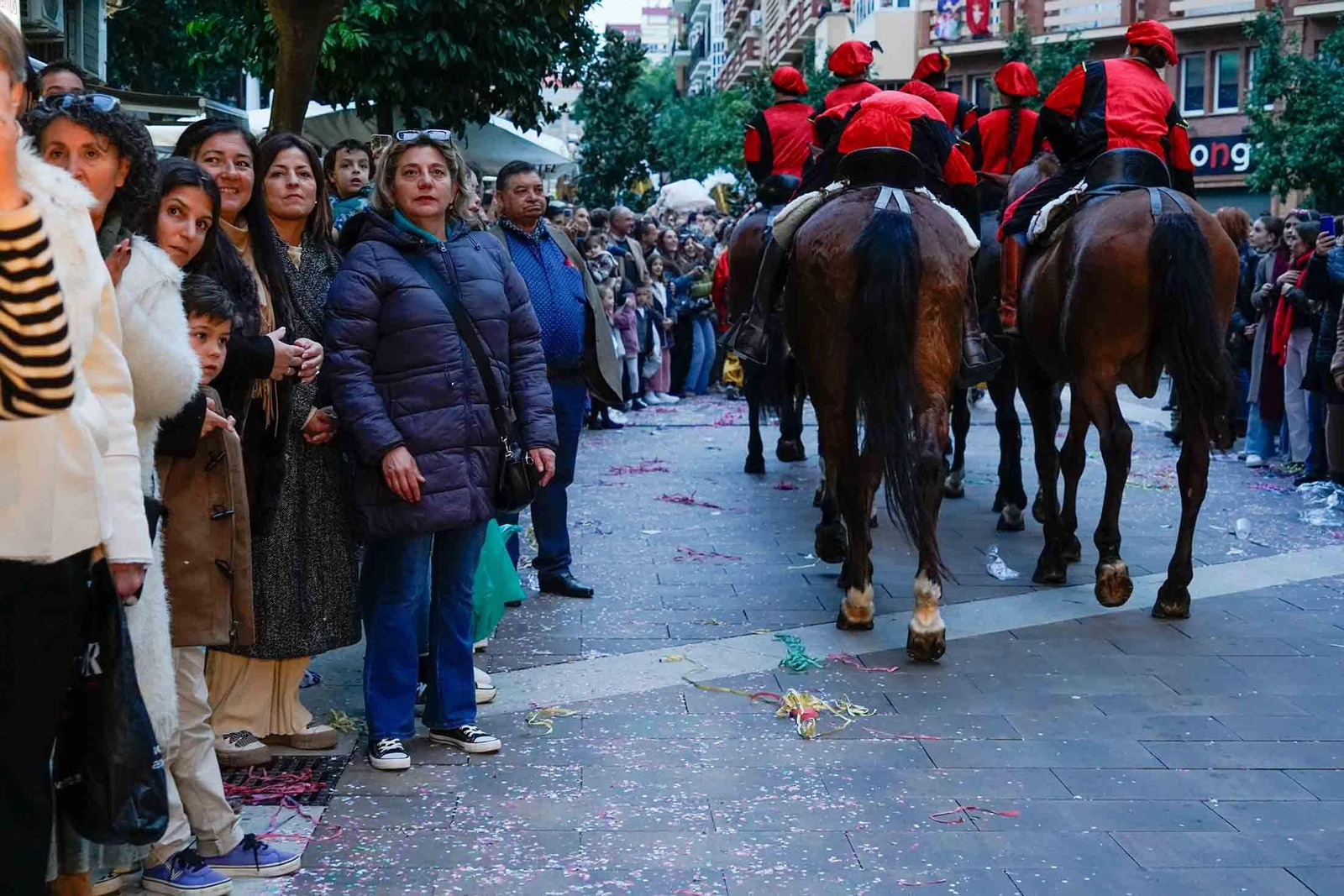 Imágenes de la Cabalgata de los Reyes Magos en Huelva
