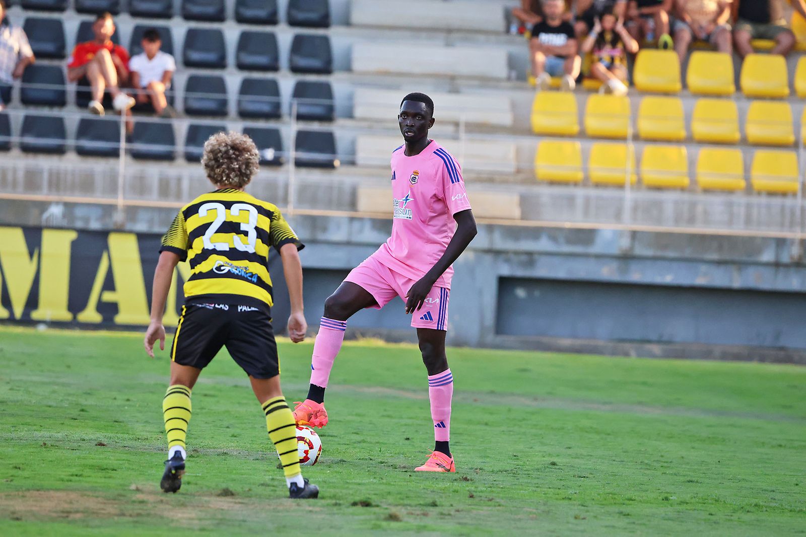 Imágenes del Trofeo de la Bella entre el San Roque de Lepe y el Recreativo de Huelva