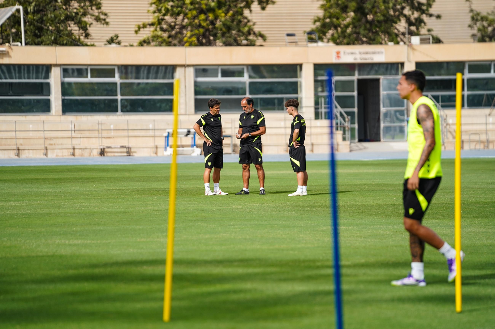 Rubi junto a su segundo, Joan Torras, y su hijo Joan, asistente