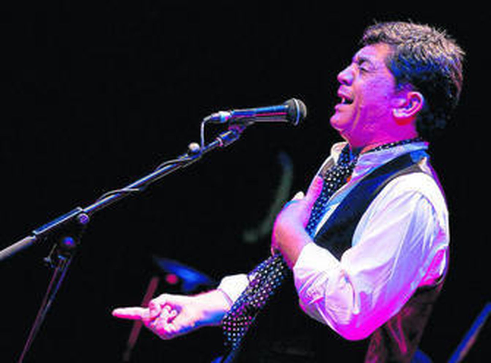 Tomás de Perrate, que presentó 'Infundio' la semana pasada en la Bienal, regresa ahora al Quintero.