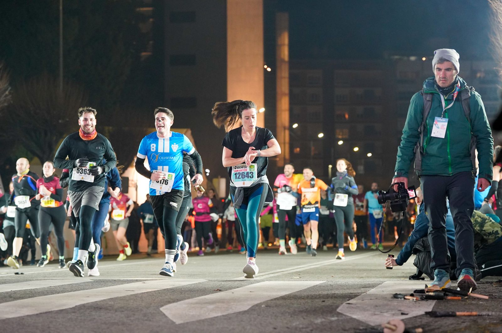 En imágenes: búscate en tu llegada a meta de la Carrera de San Antón 2026 (14)