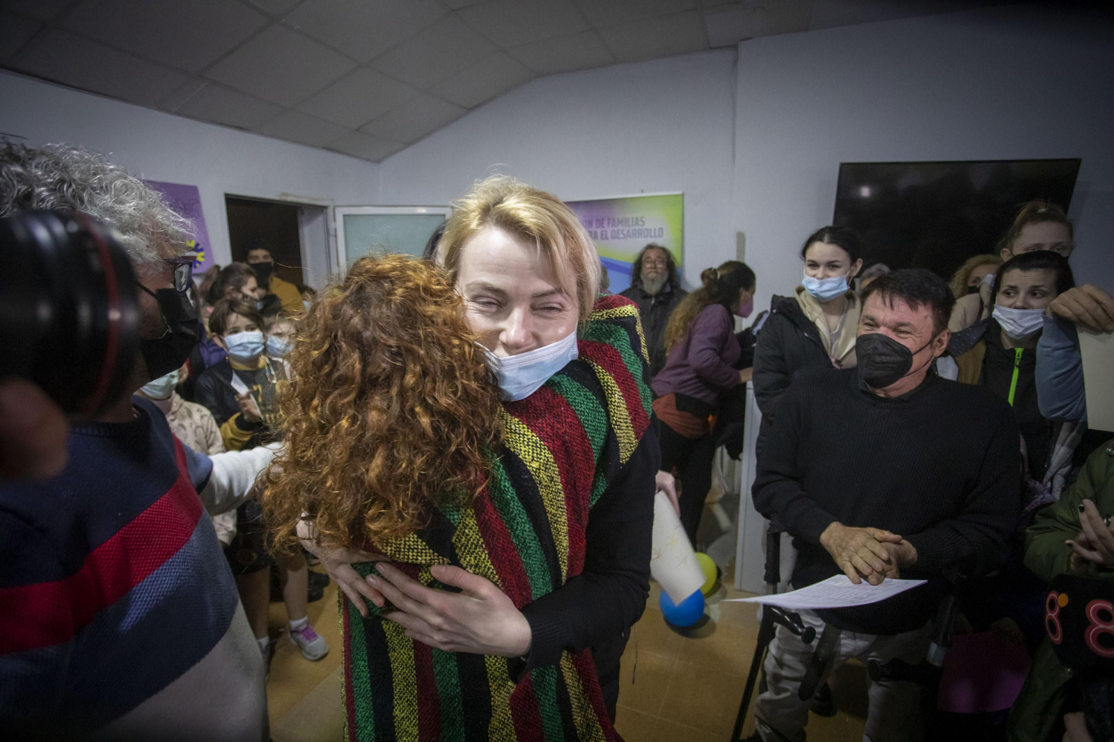 Imágenes del recibimiento en Chiclana a un grupo de refugiados ucranianos