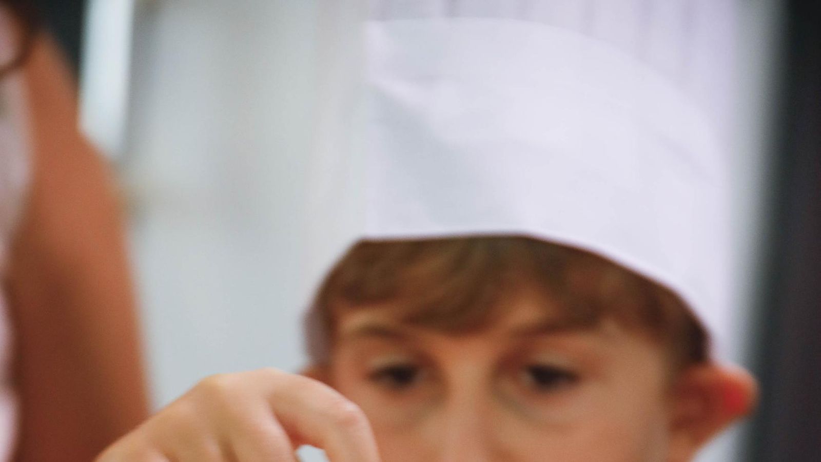 Las imágenes del taller infantil de cocina en el mercado de Almería