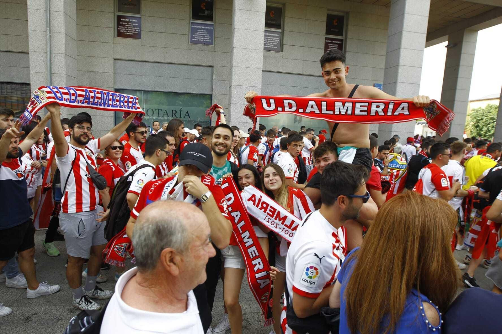 Imágenes de la afición del Almería en Leganés