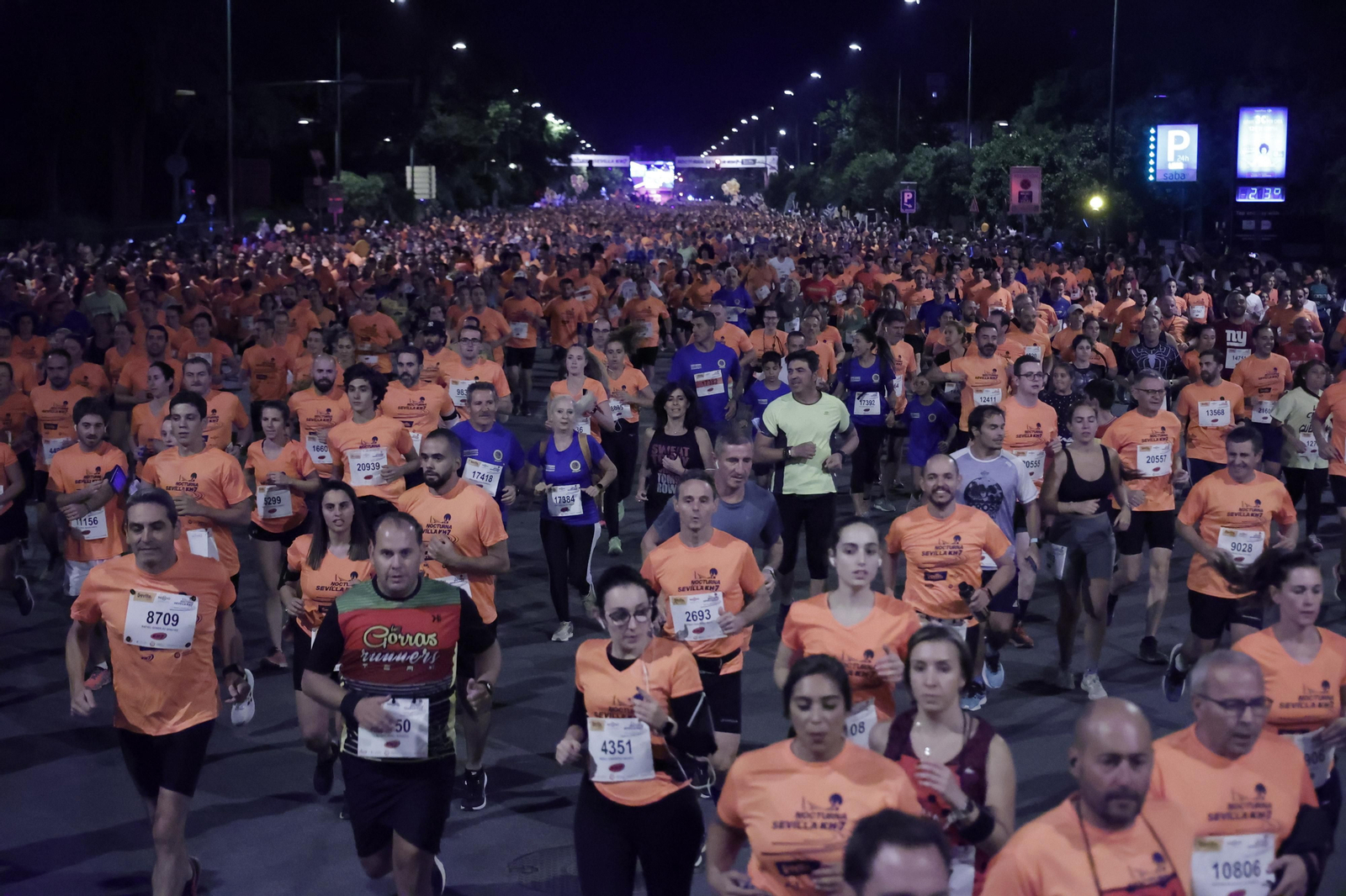 Búscate en la Carrera Nocturna de Sevilla (3)