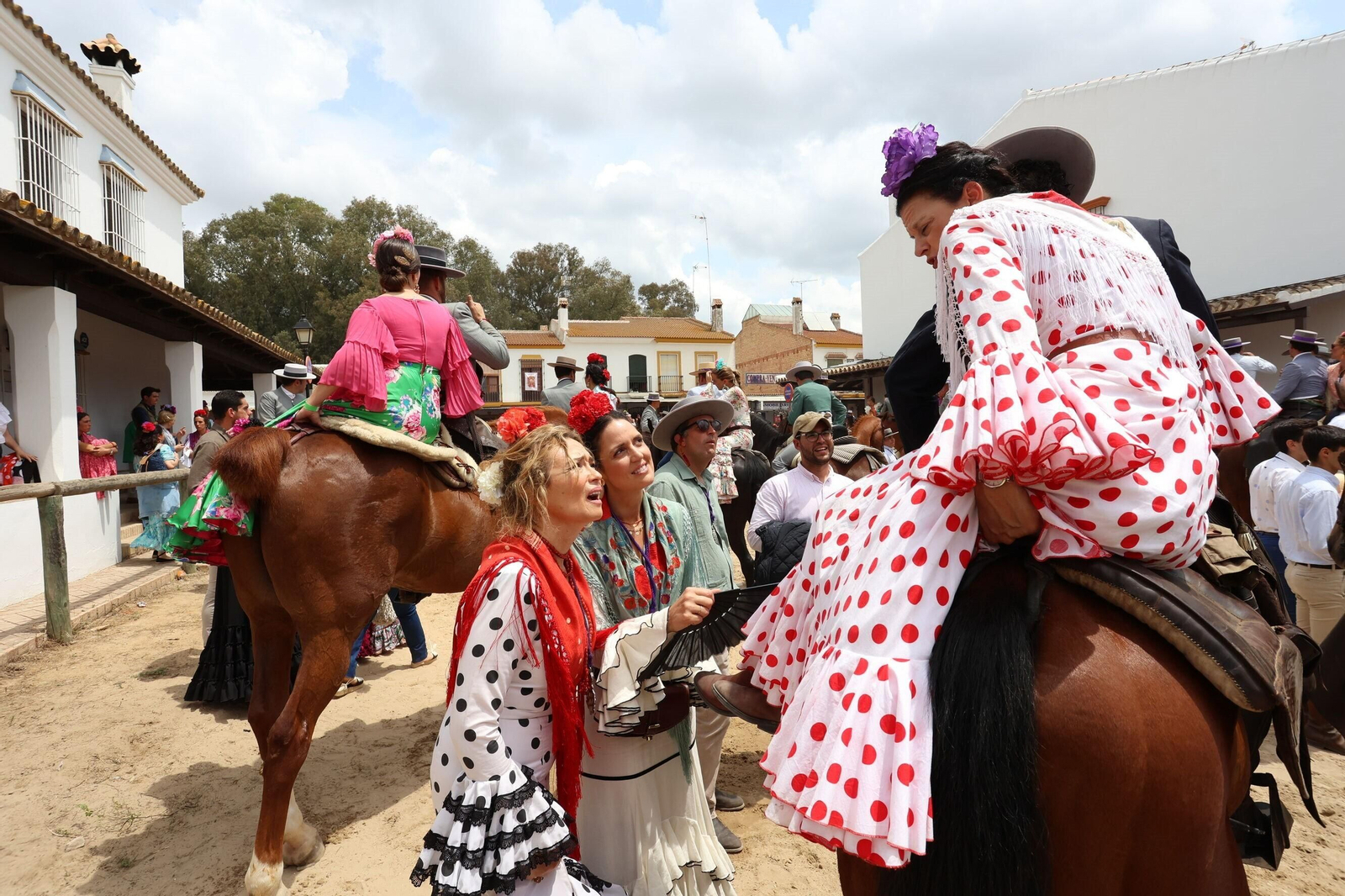 La Hermandad del Rocío de Jerez se presenta ante la Virgen