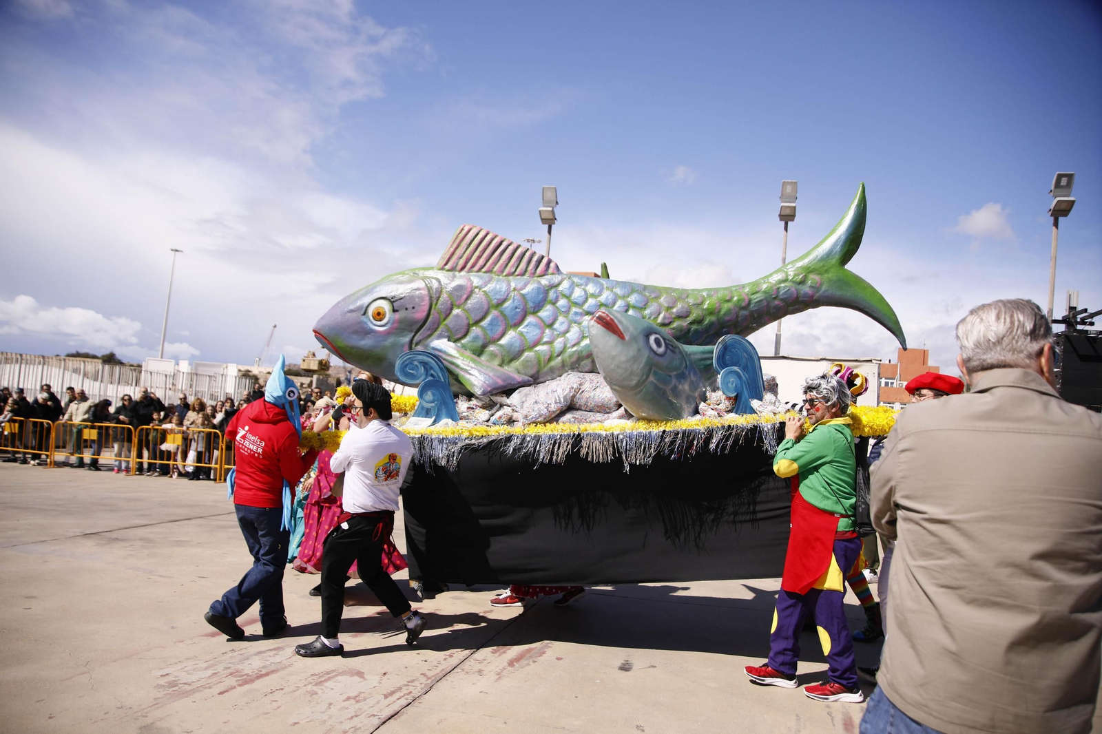 Las imágenes del entierro de la sardina en Almería