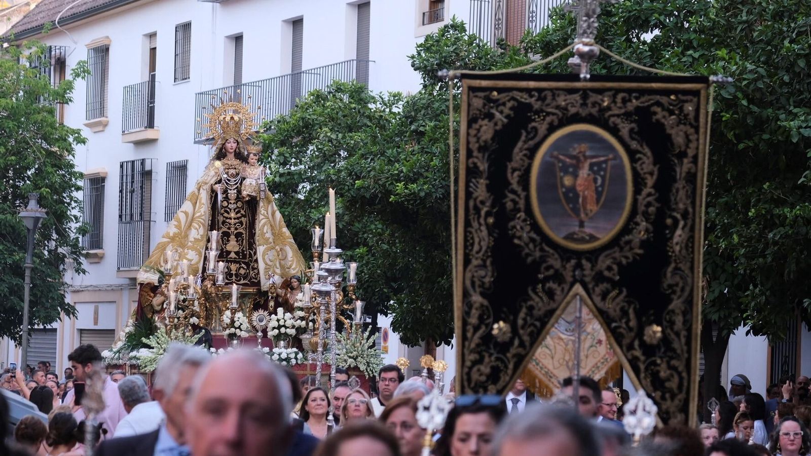 La Virgen del Carmen de Puerta Nueva en su salida procesional.
