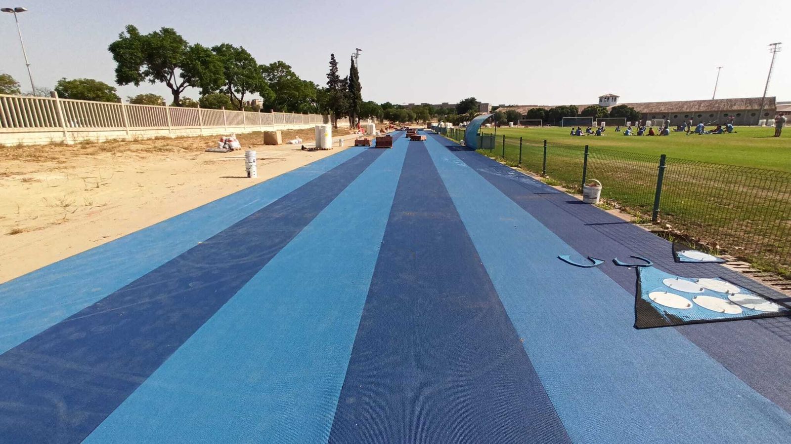 Vista de la pista durante el proceso de instalación.