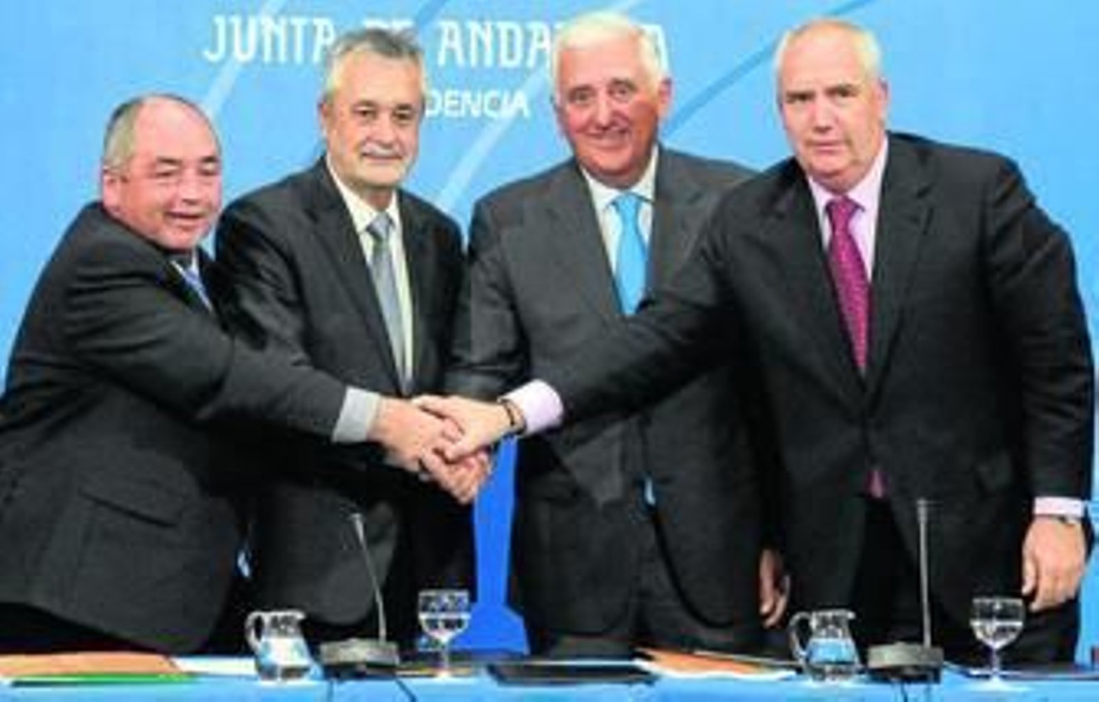 La foto de la concertación se difumina