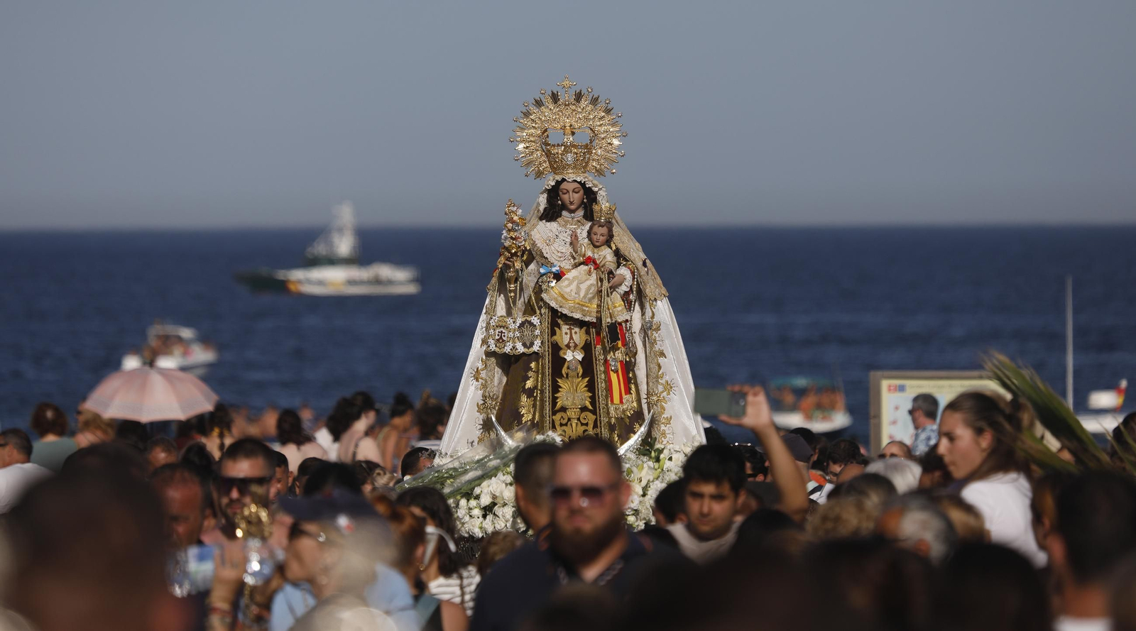 Procesión de la Virgen del Carmen de la iglesia de la Atunara en La Línea