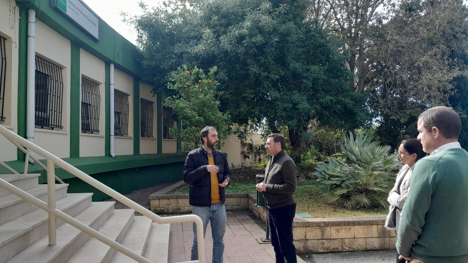 Ros en uno de los centros educativos linenses.