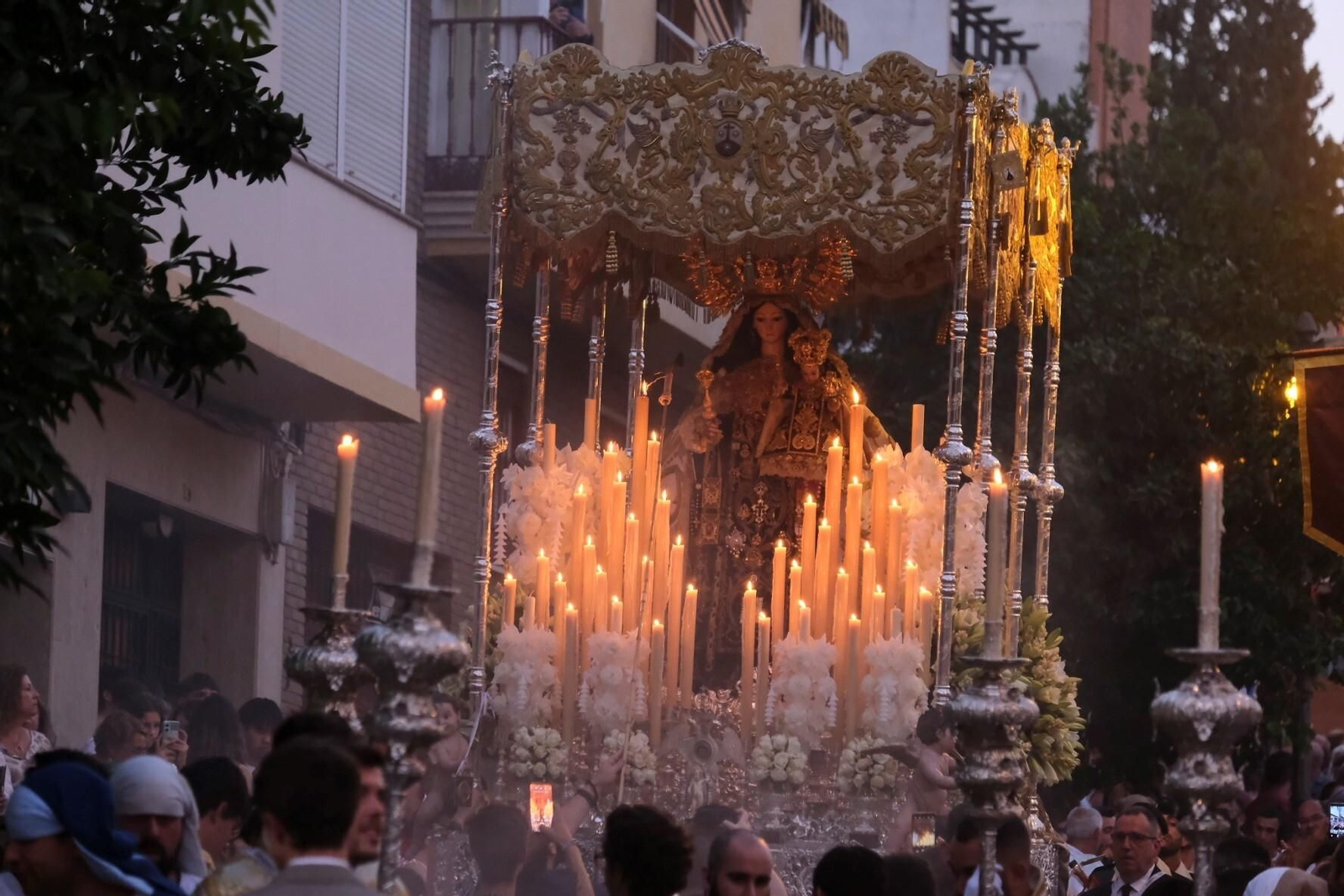 La procesión de la Virgen del Carmen de San Cayetano de Córdoba, en imágenes