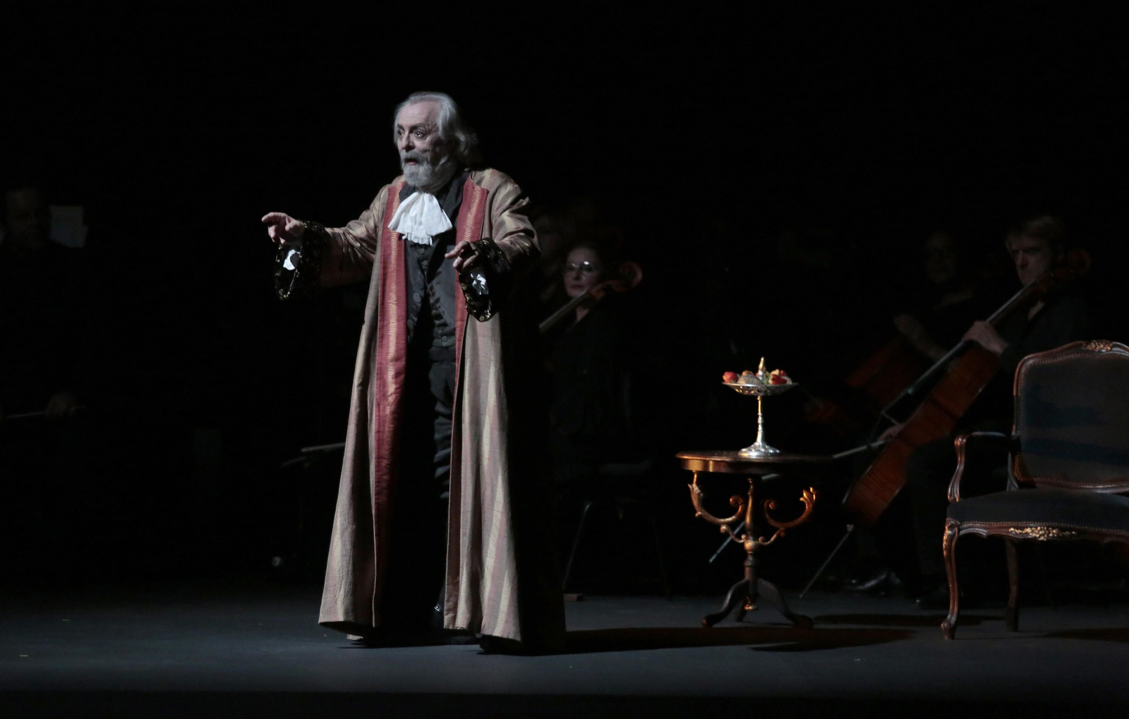 Roberto Quintana como Salieri en un momento de la representación