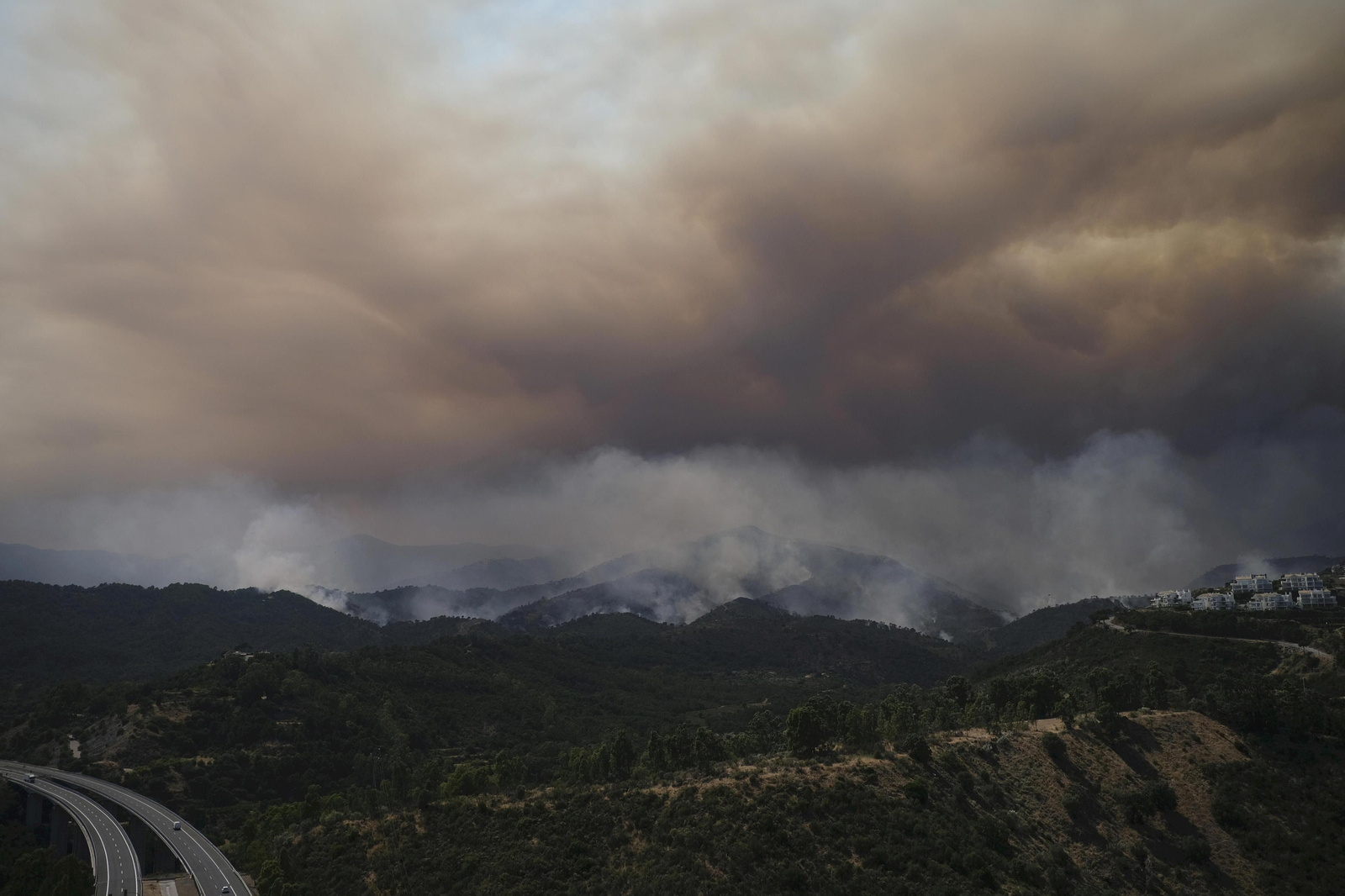 Las fotos de la evolución del incendio de Sierra Bermeja