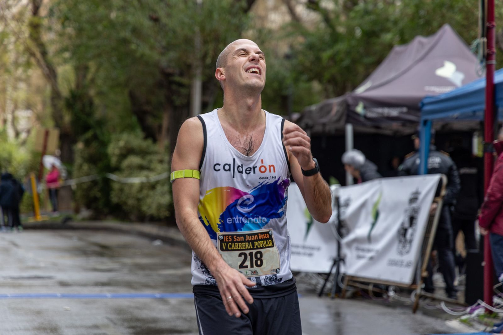 En imágenes: la lluvia no frena a más de un millar de corredores en la V Carrera Popular del IES San Juan Bosco (1)