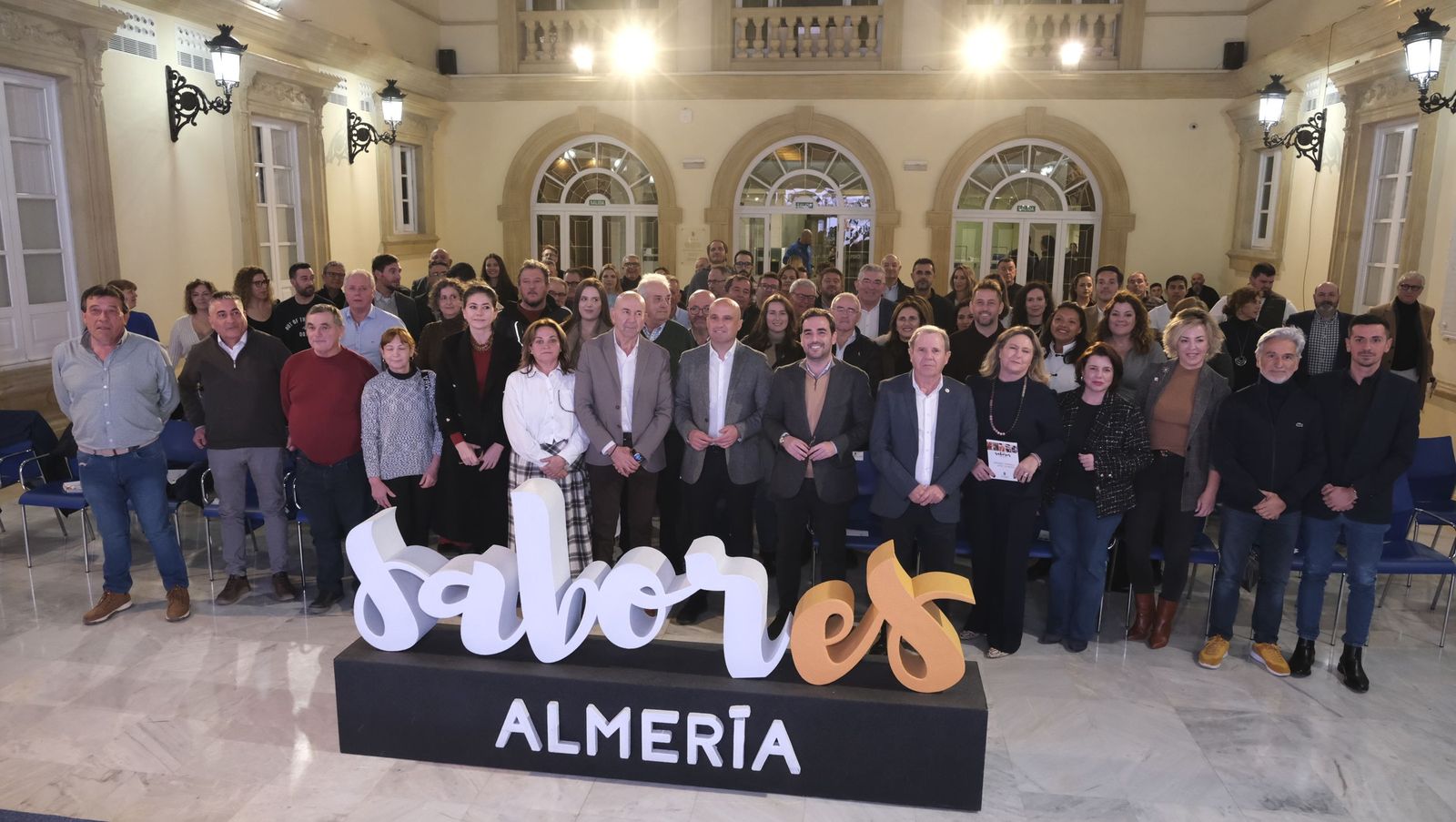 La marca gourmet 'Sabores Almería' presenta su calendario 2026 a los empresarios de Almería