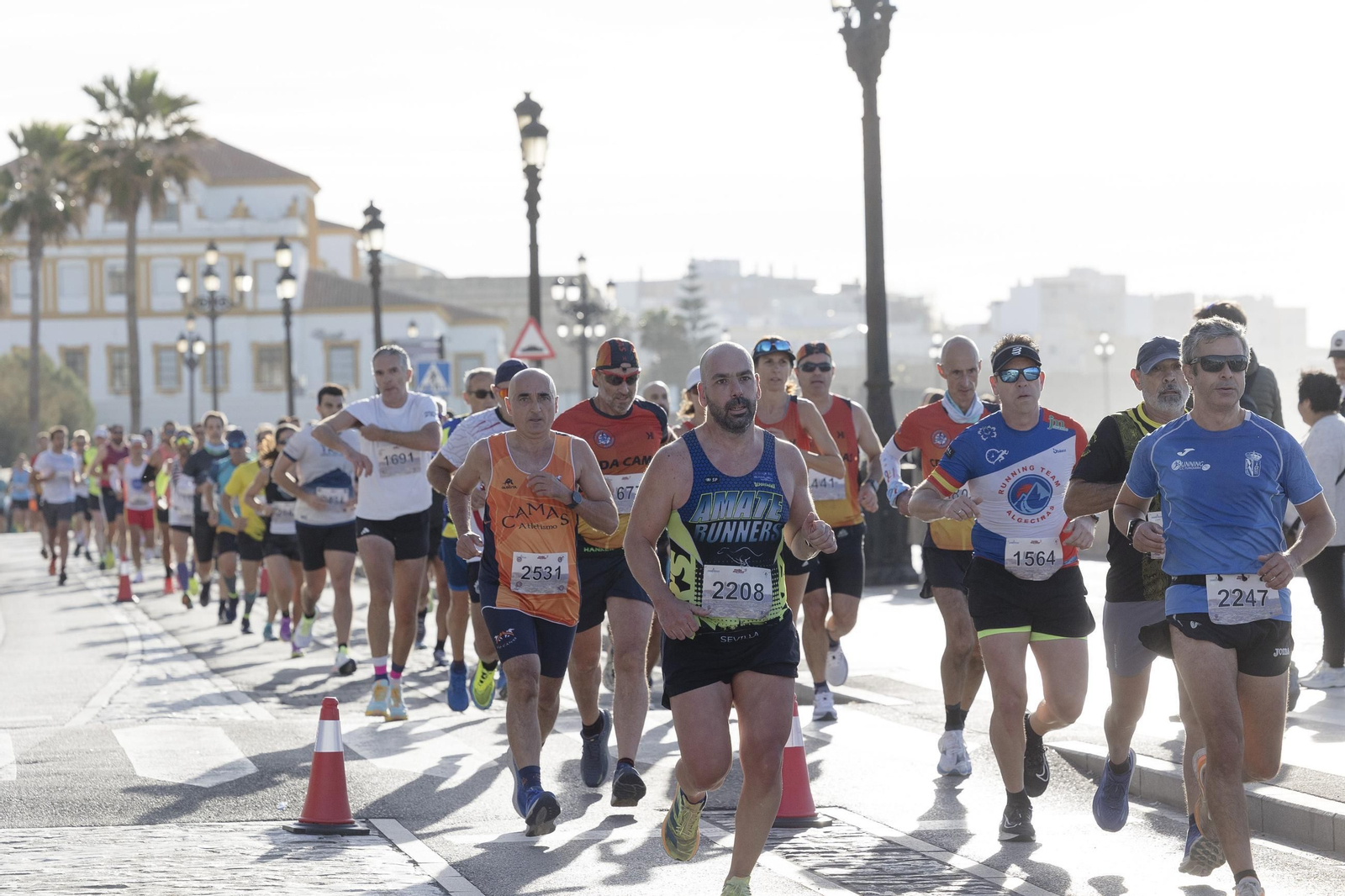 Búscate en las imágenes de la "II Media Maratón Ciudad de Cádiz"