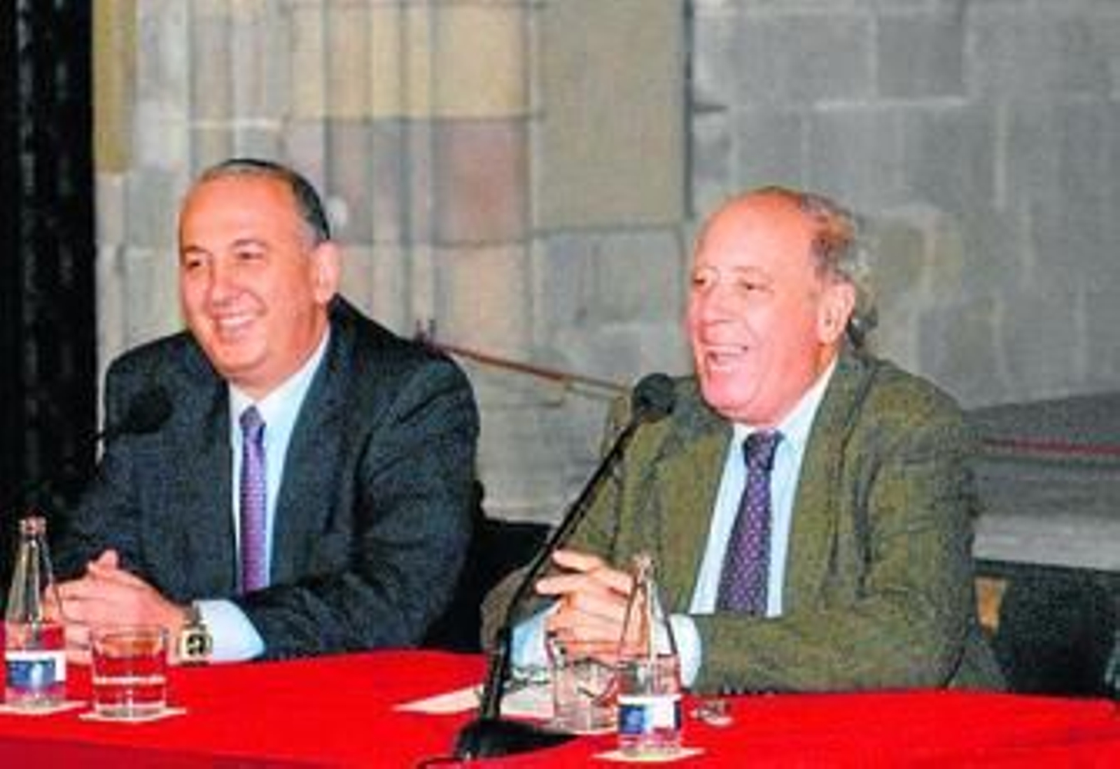 Jesús Núñez y Gabriel Cardona, en una mesa redonda en Barcelona.