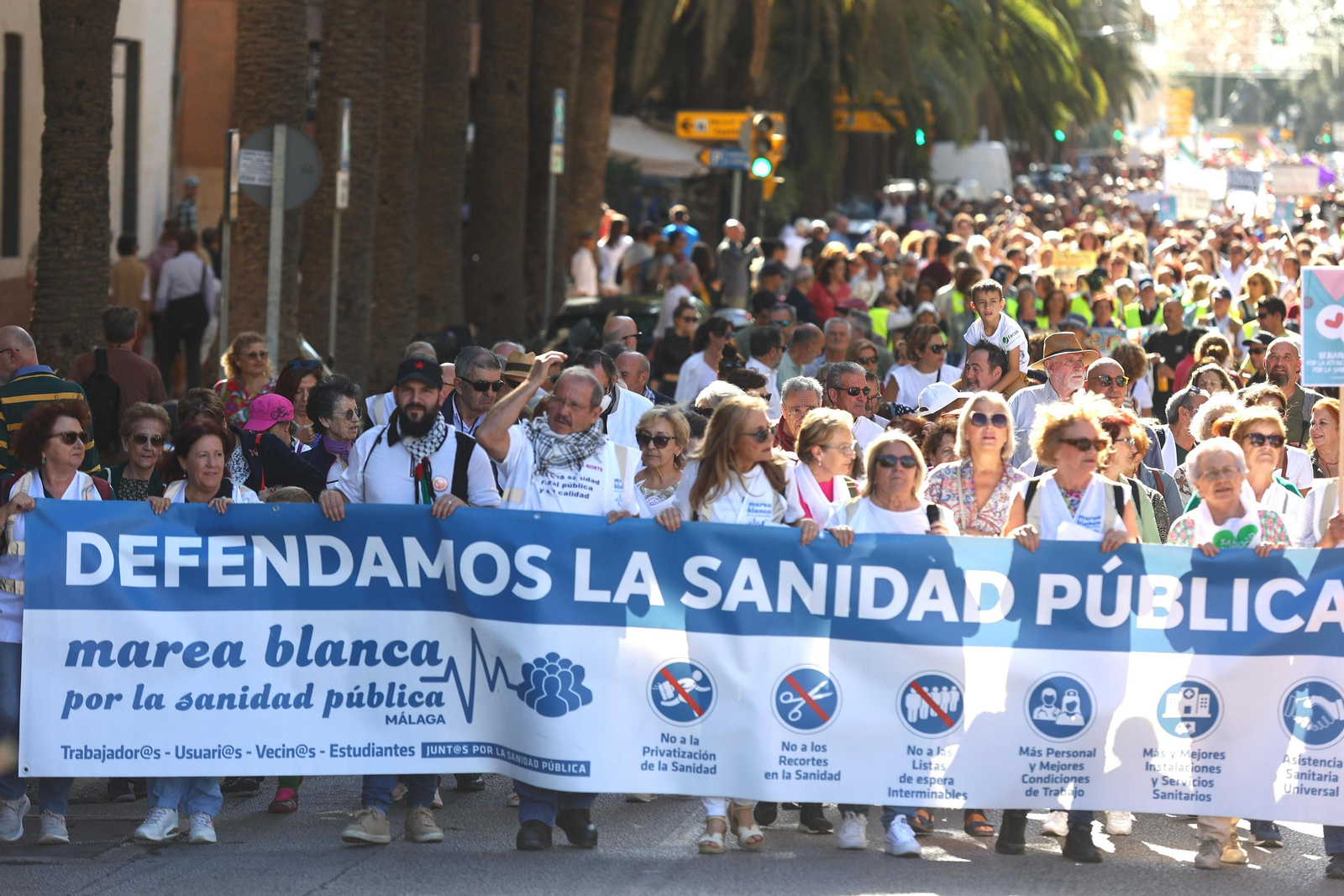 La Marea Blanca sale a las calles de Málaga para defender la sanidad pública andaluza