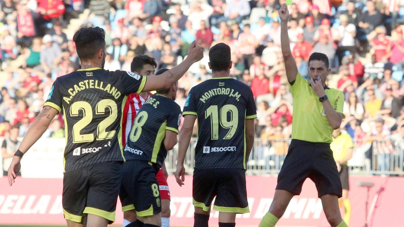 Fede San Emeterio vio su quinta amarilla en Almería