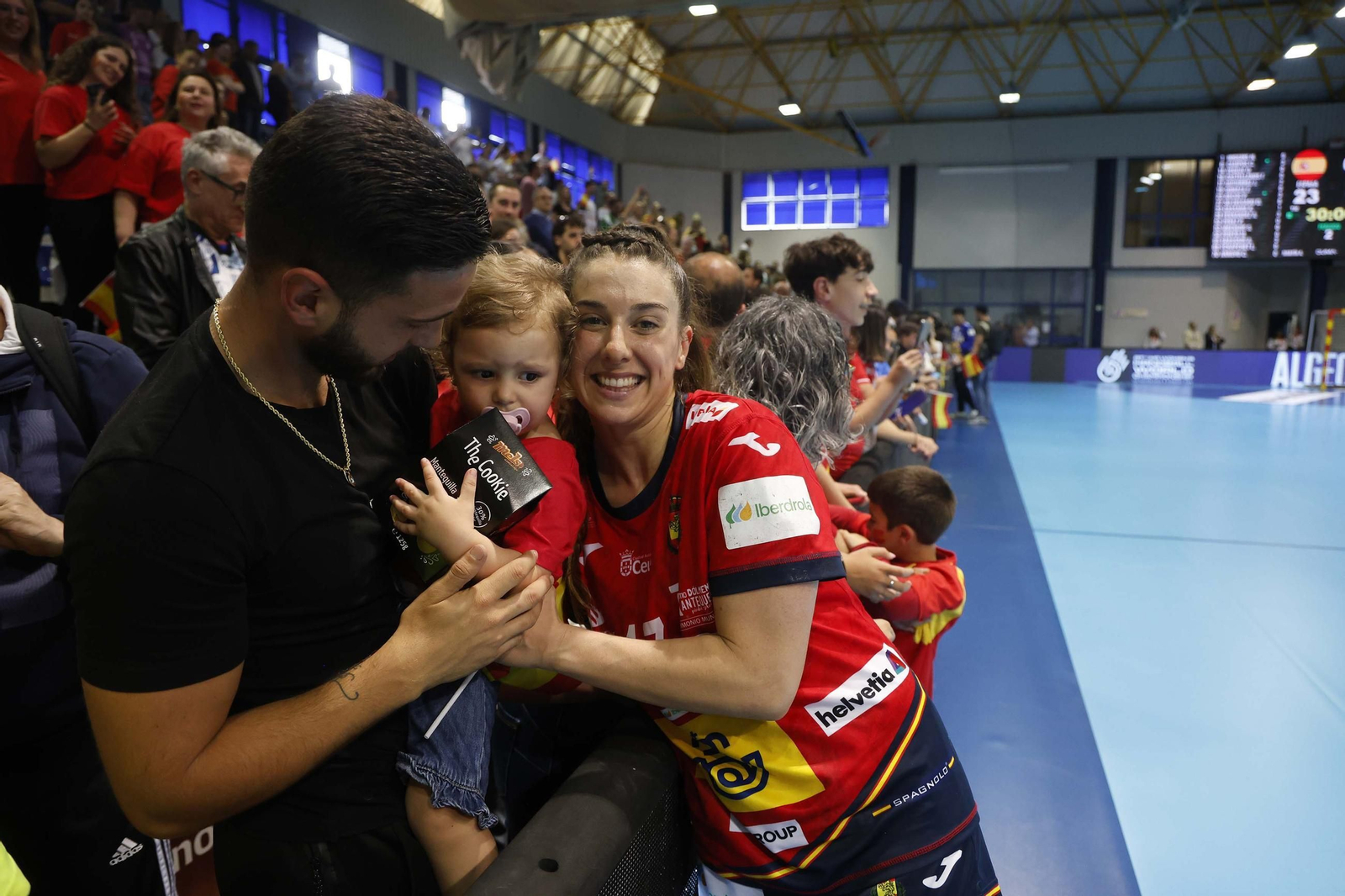 Búscate durante el España - Croacia de balonmano en Algeciras