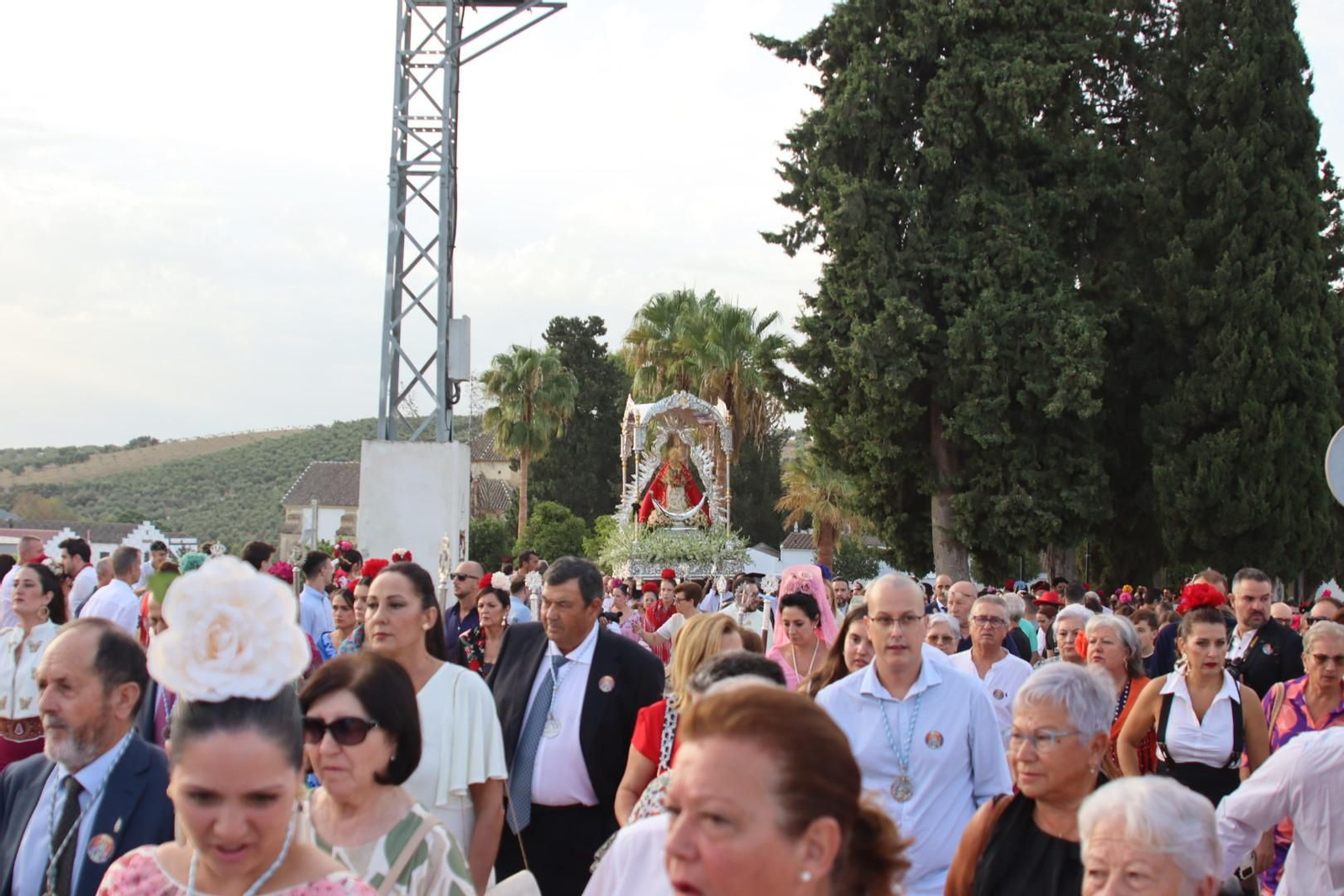 La procesión de Virgen del Valle de Santaella, en imágenes