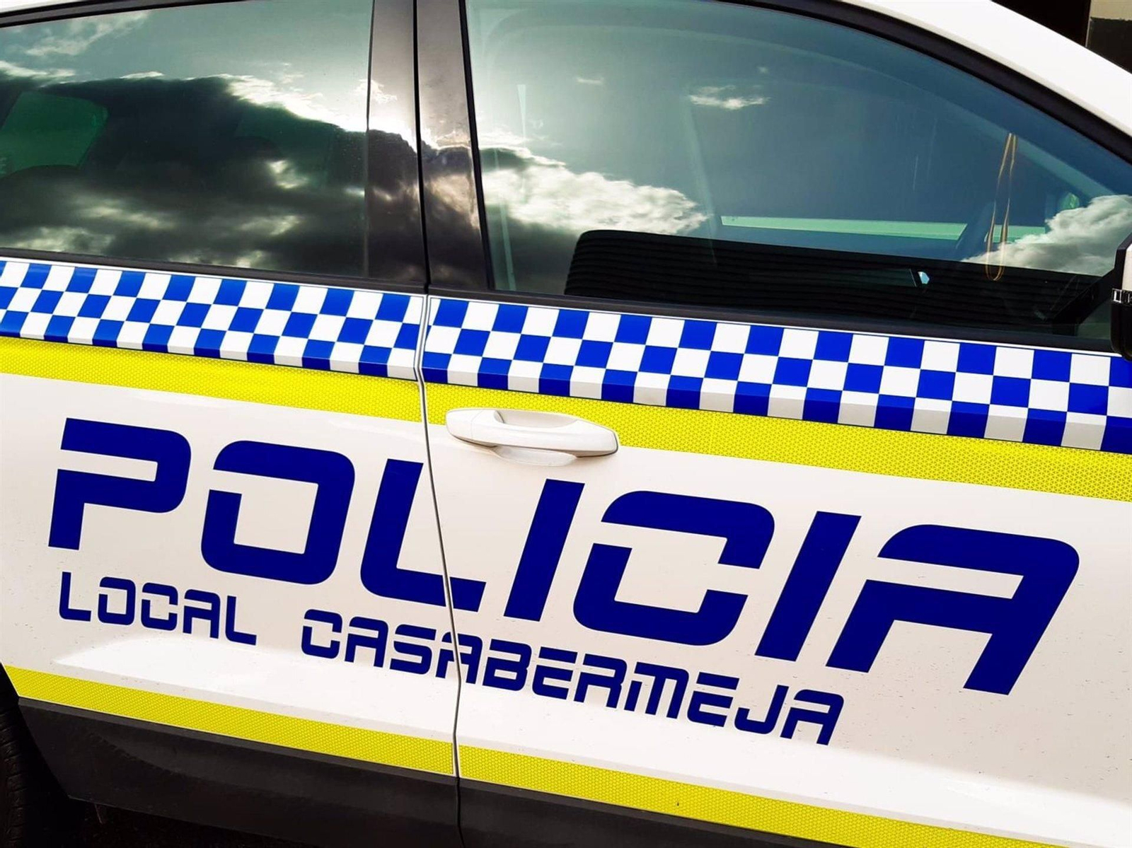 Un vehículo de la Policía Local de Casabermeja.