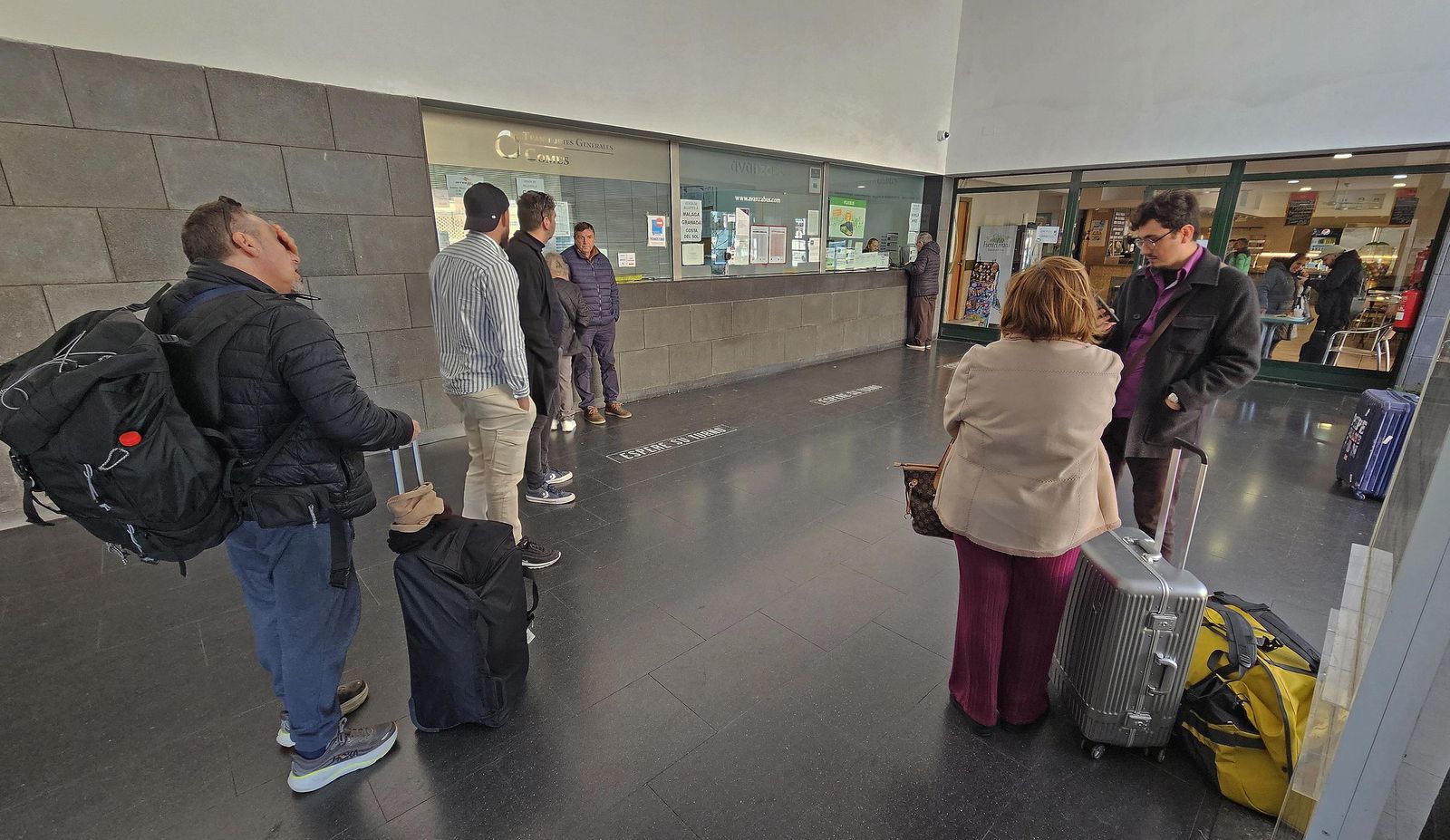 La consternación en Algeciras por la tragedia ferroviaria de Adamuz, en imágenes