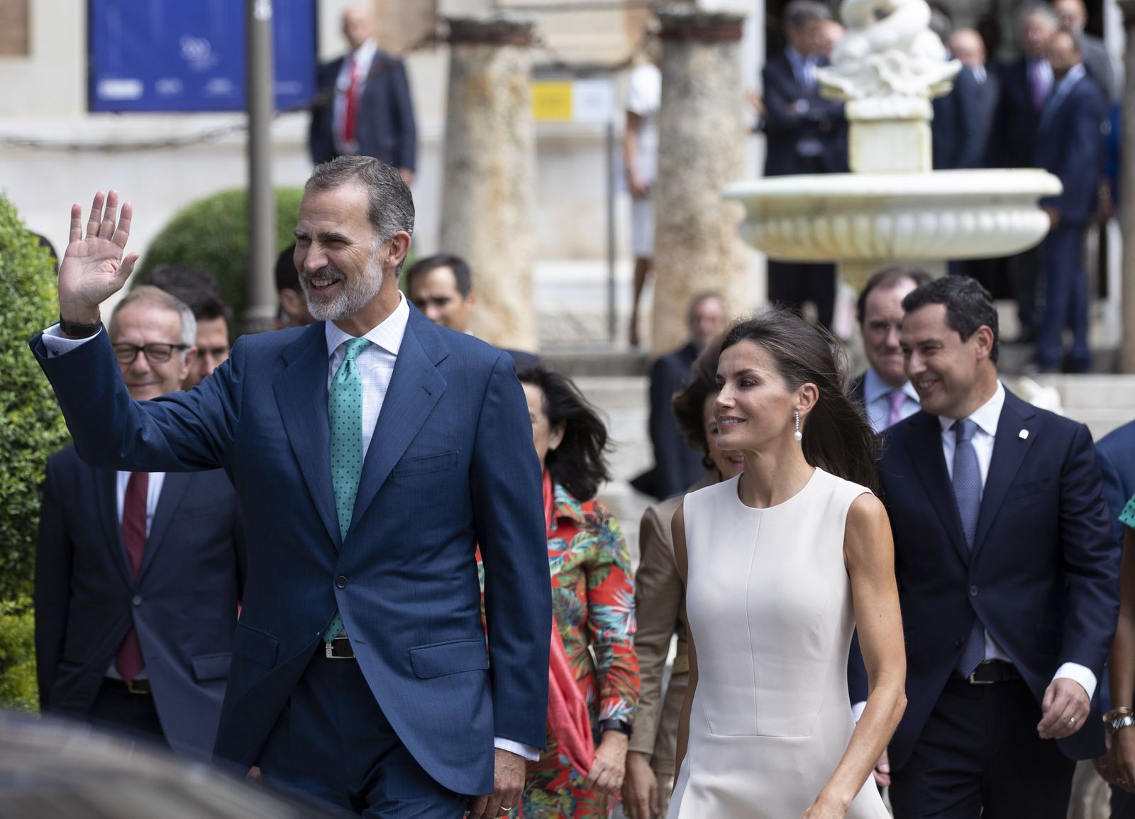 La visita de los Reyes a la exposición 'El viaje más largo', en imágenes