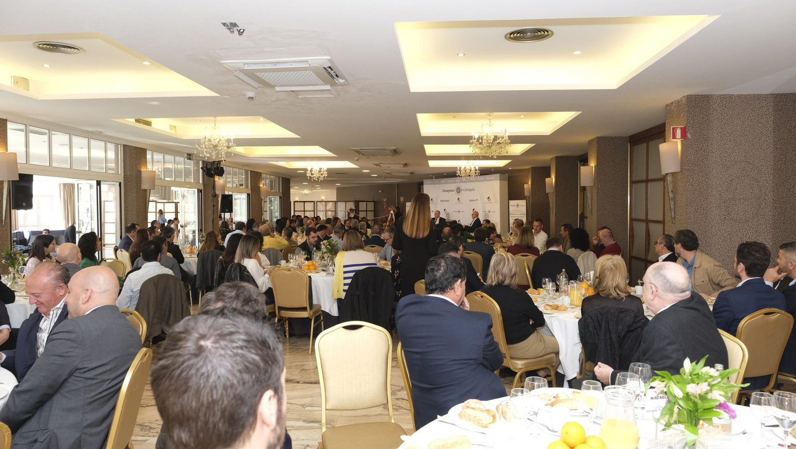 Desayuno coloquio de Grupo Joly y Cajasur, con la participación del ponente Enrique de los Ríos