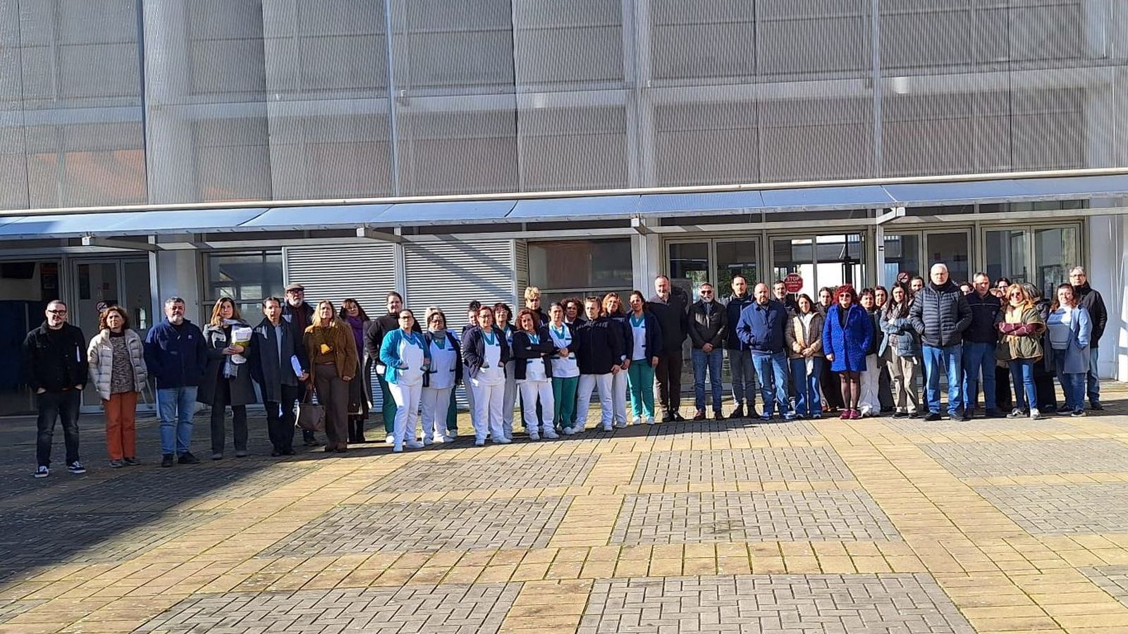 Minuto de silencio este martes en las puertas del Aulario del Campus de Jerez.