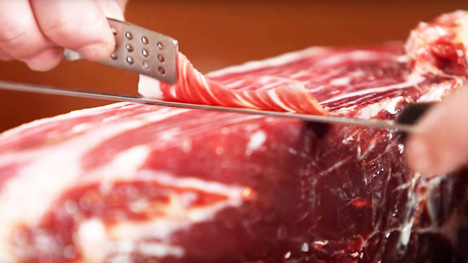 corte-solidario-jamon-jaen