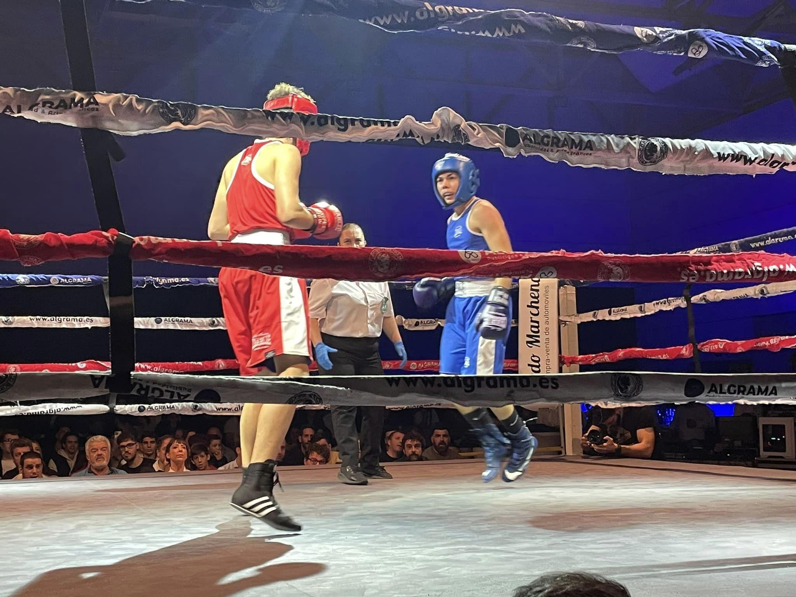 El boxeo enamora en una velada histórica en Jaén, en imágenes