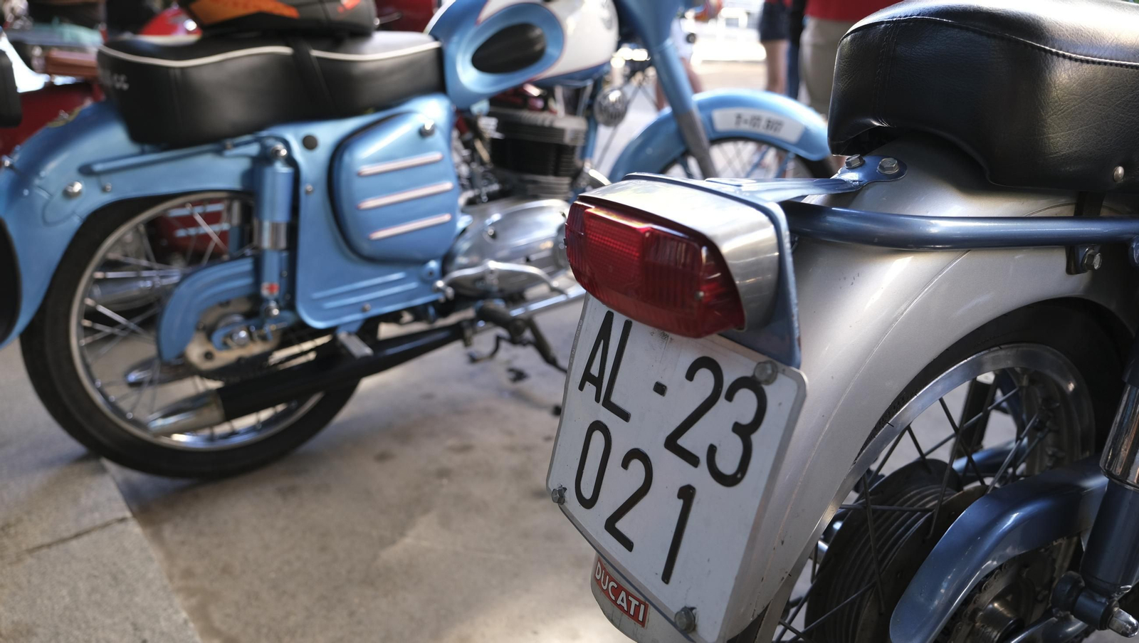 Exposición de Motos Antiguas de la Feria de Almería, en imágenes